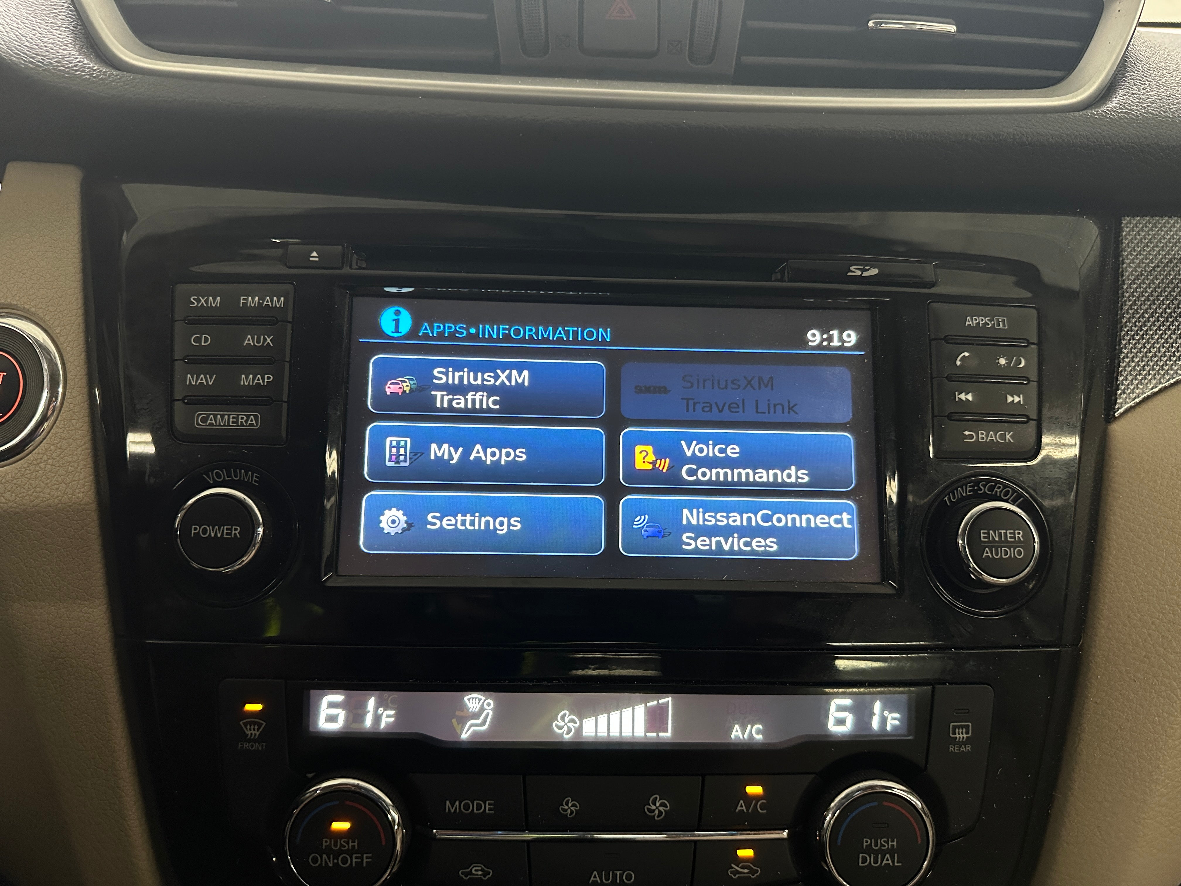 2016 Nissan Rogue SL 3