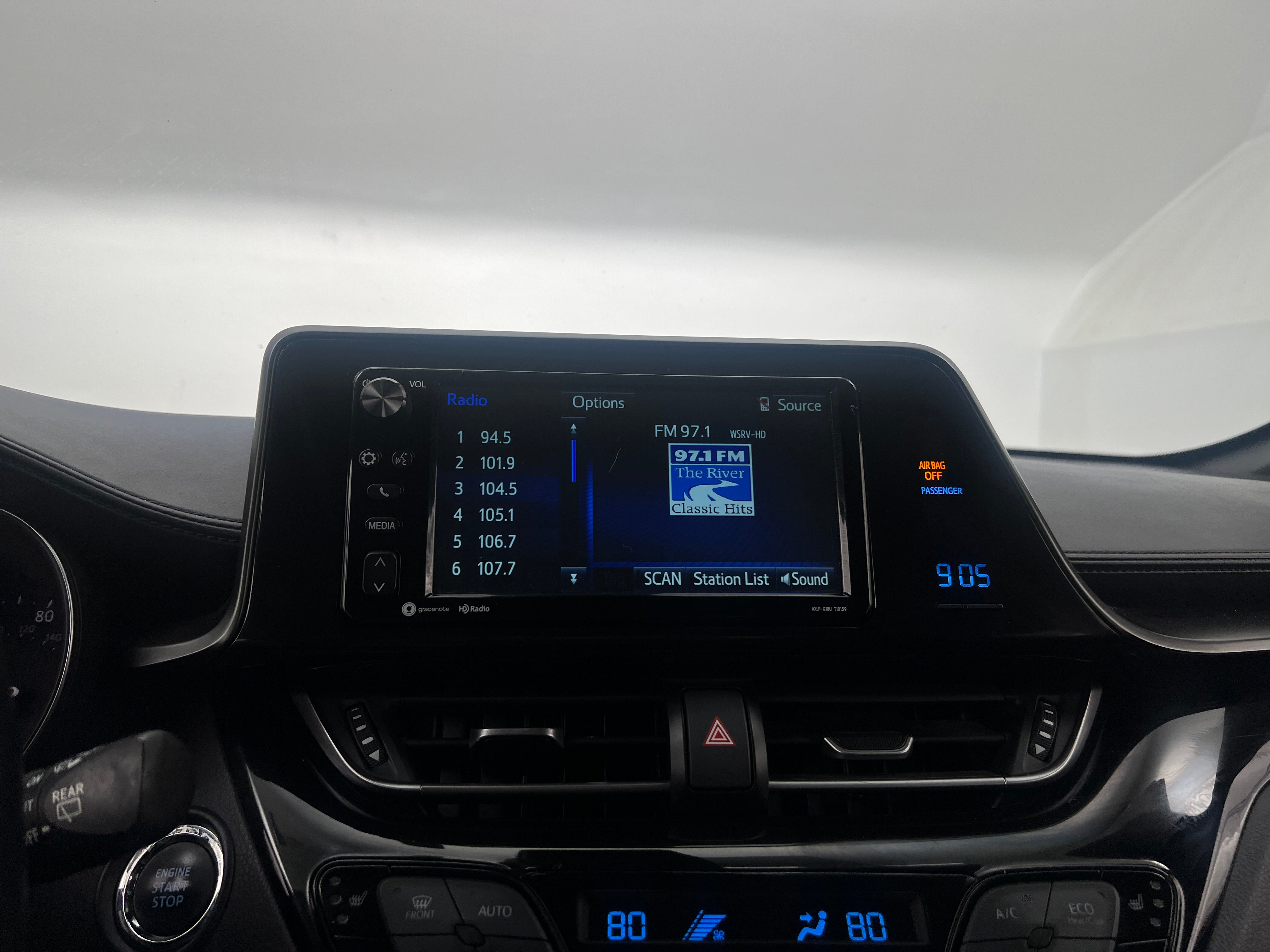 2018 Toyota C-HR XLE 4