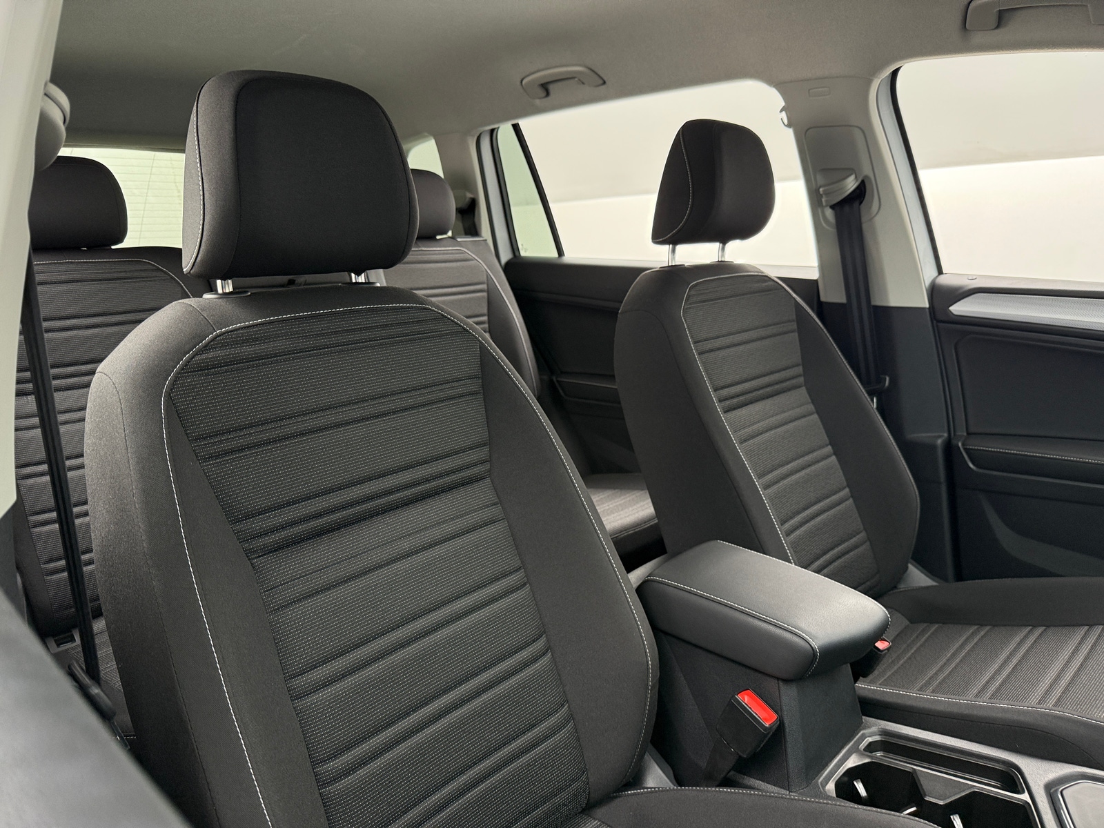 Thumbnail: 2023 Volkswagen Tiguan - 2