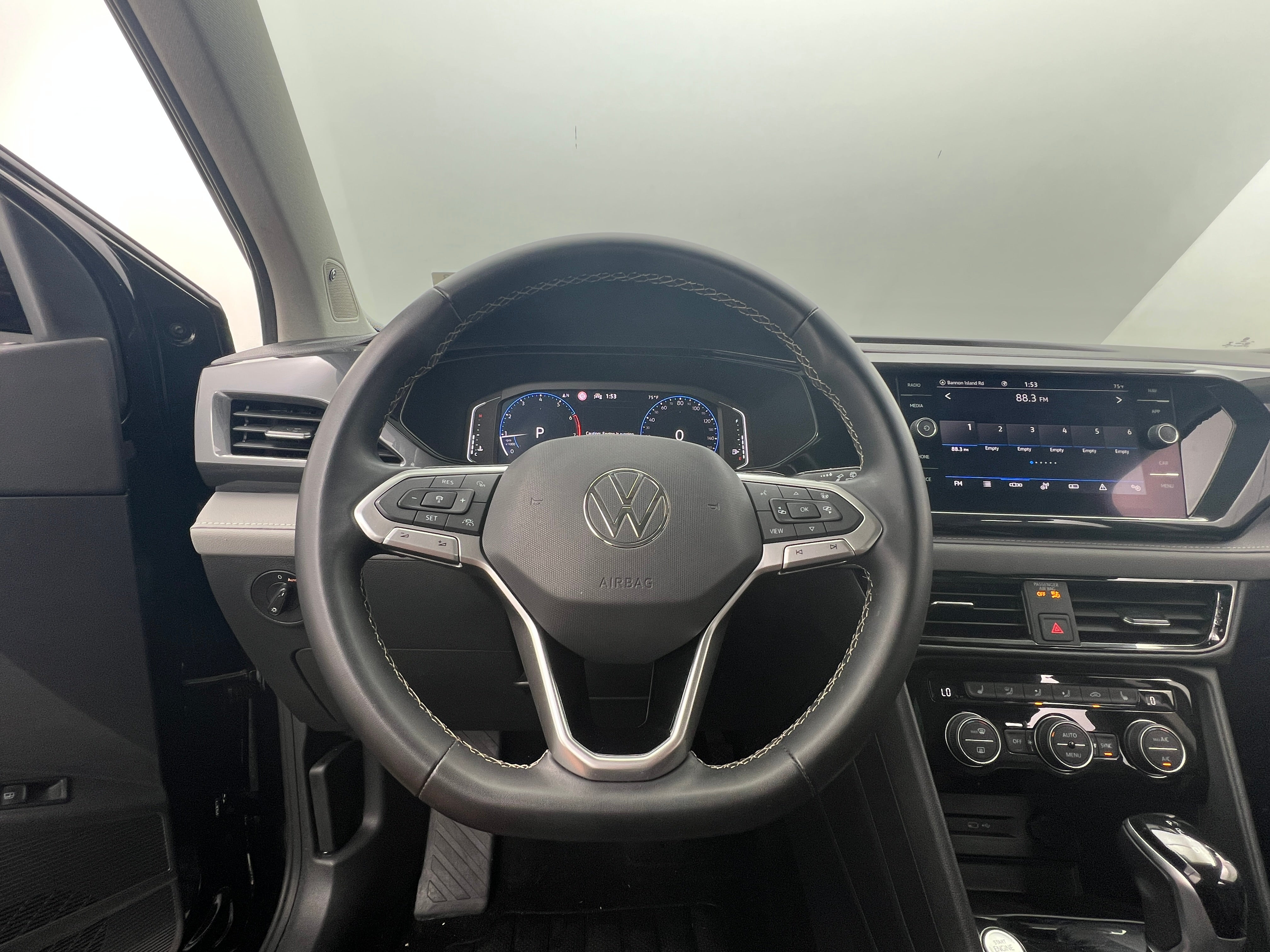 2022 Volkswagen Taos SEL 4