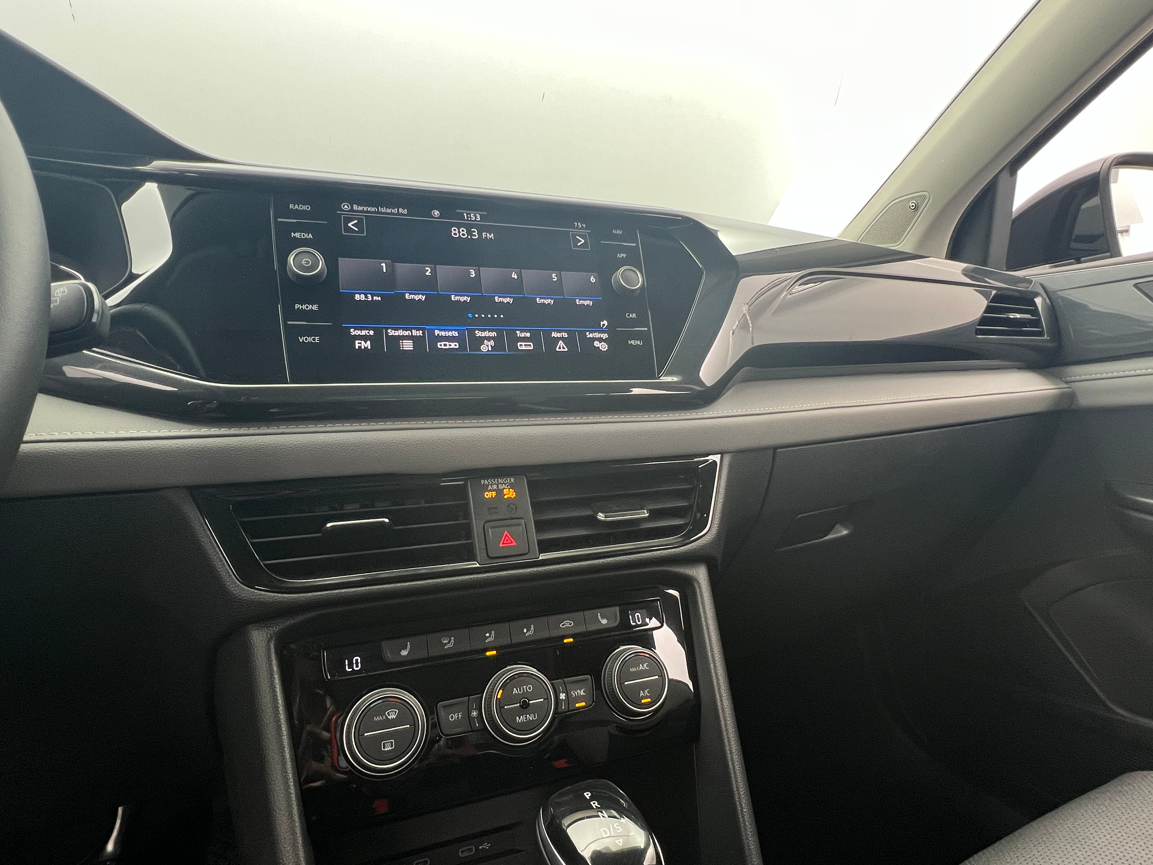 2022 Volkswagen Taos SEL 3