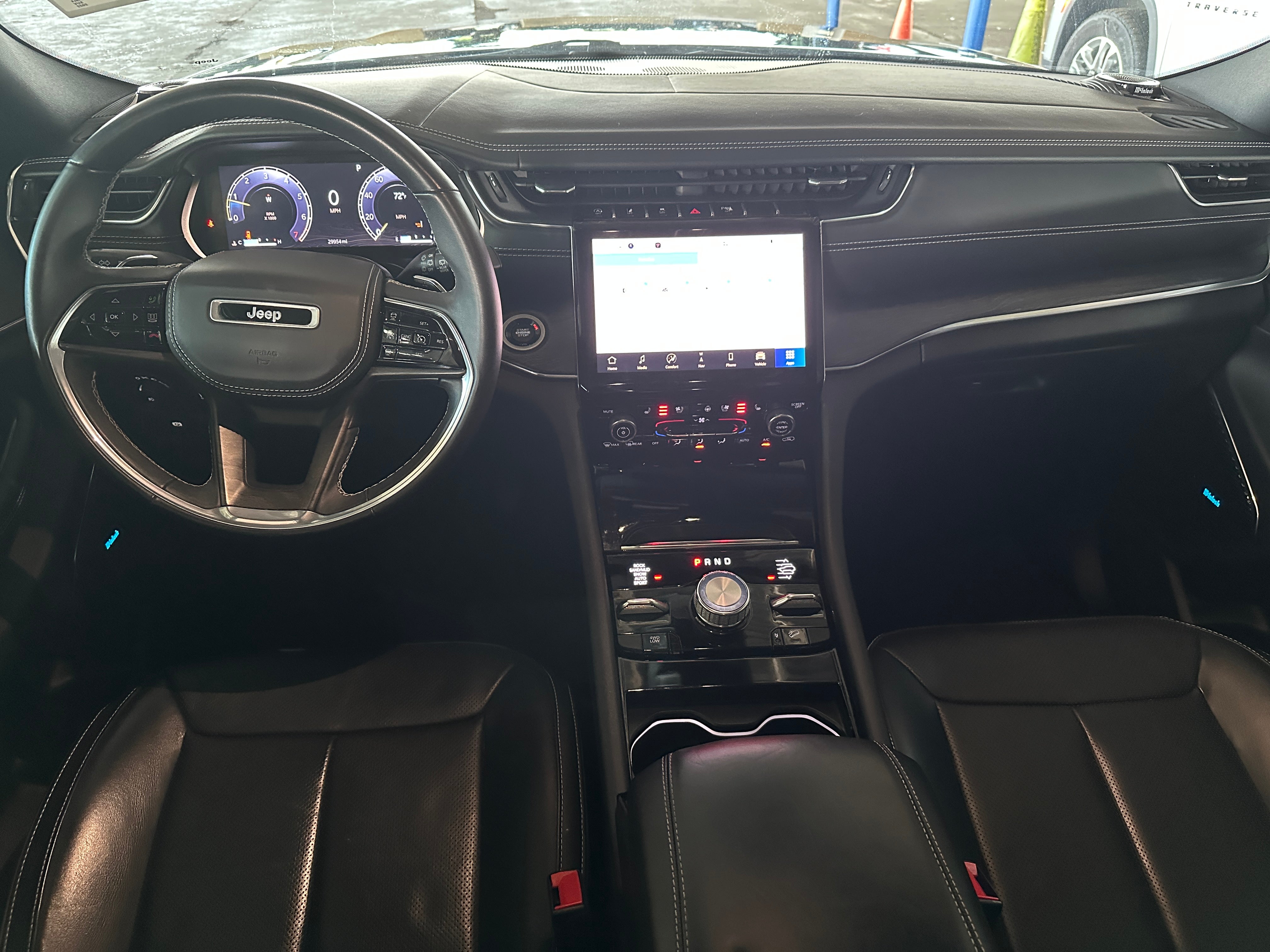 2022 Jeep Grand Cherokee L Overland 2