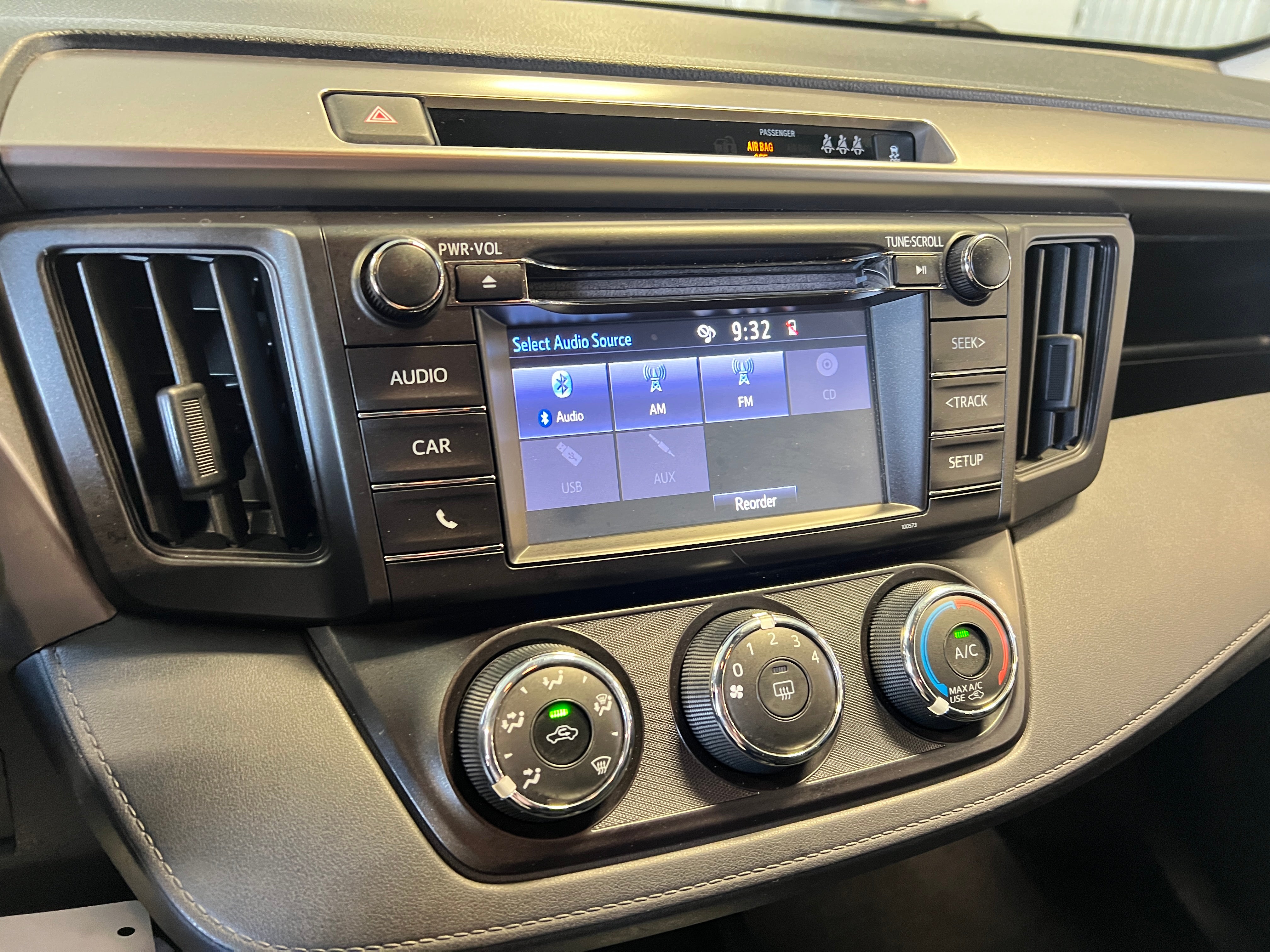 2018 Toyota RAV4 LE 4