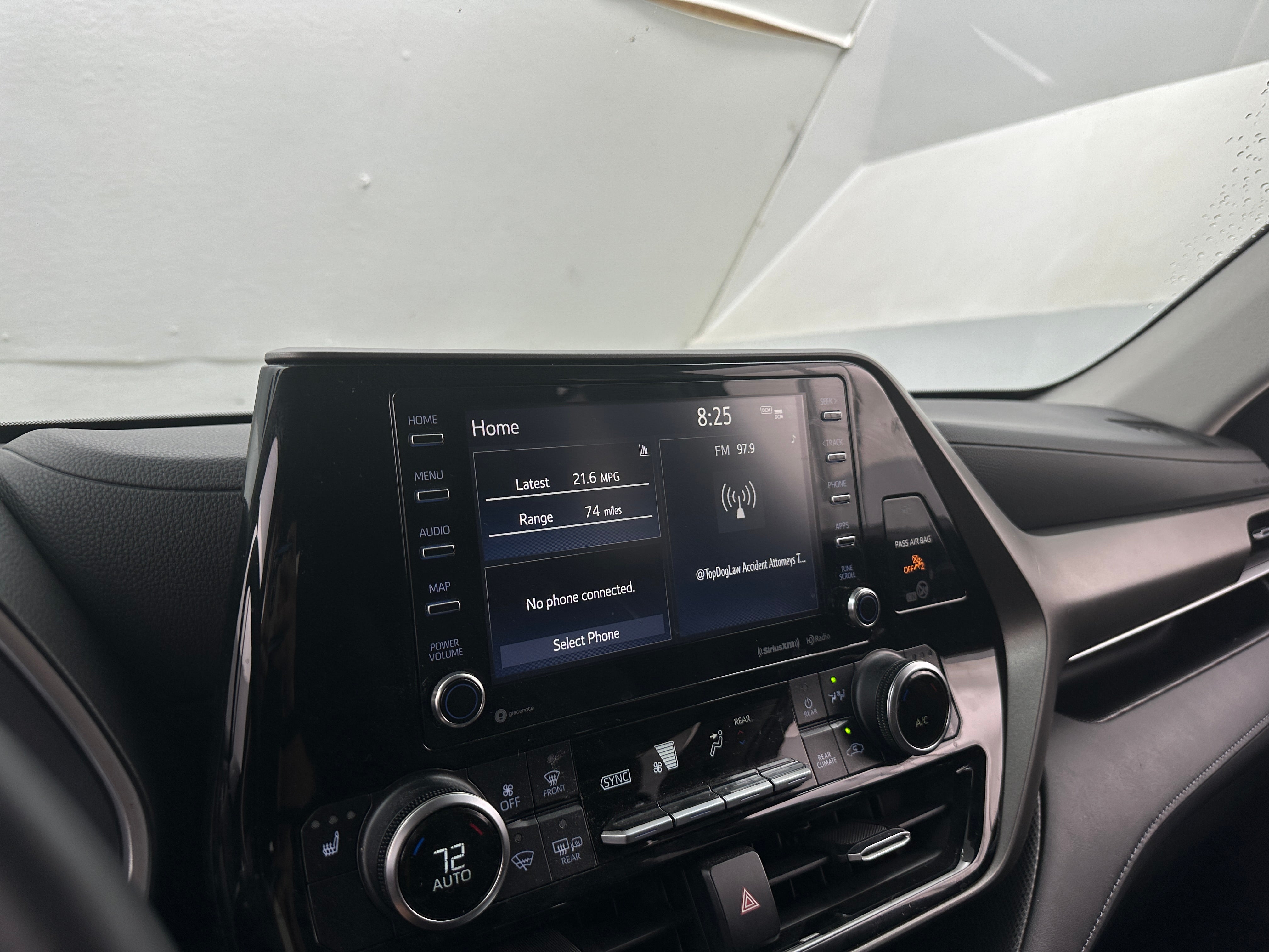 2020 Toyota Highlander XLE 3