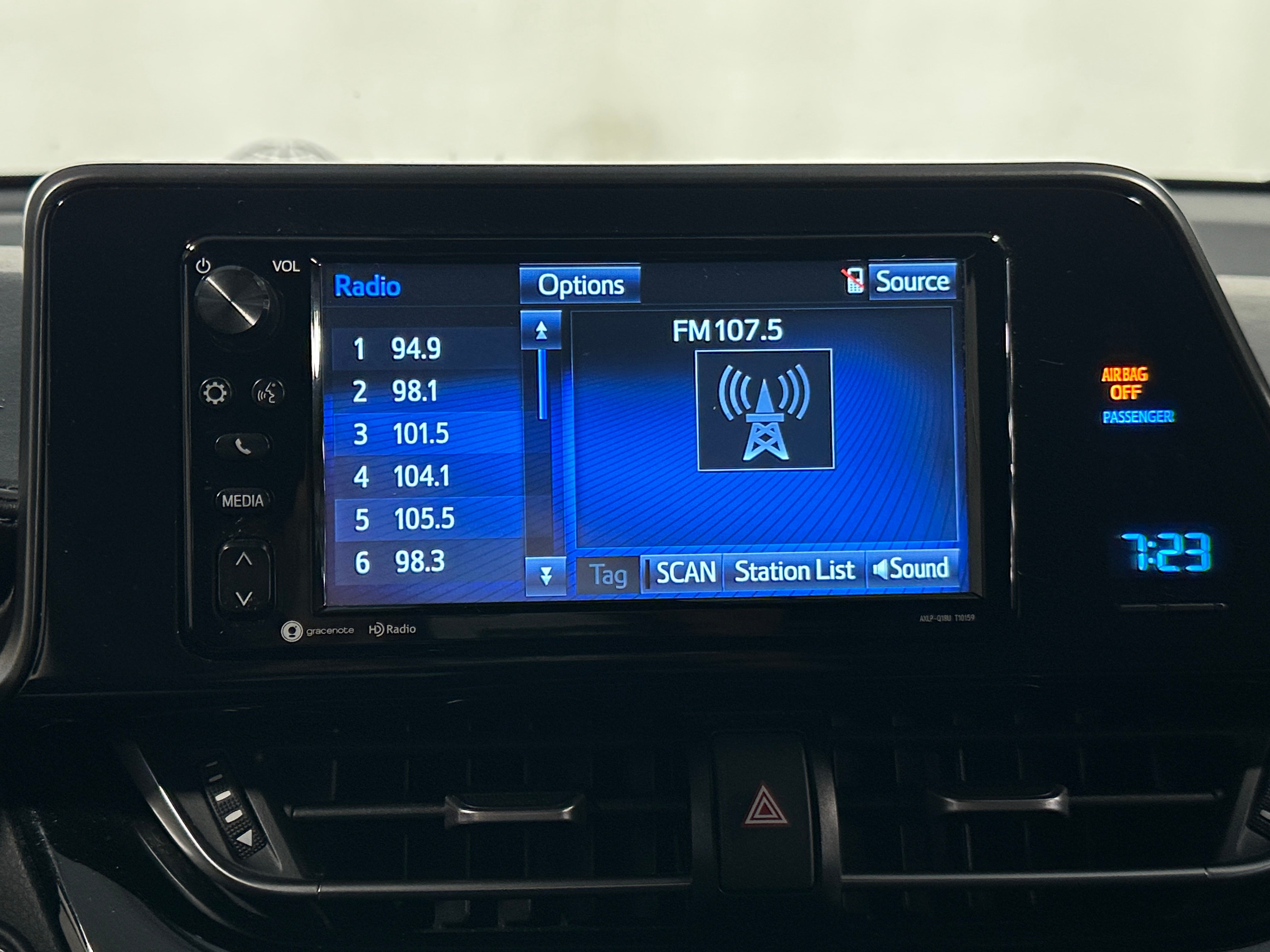 2018 Toyota C-HR XLE 4