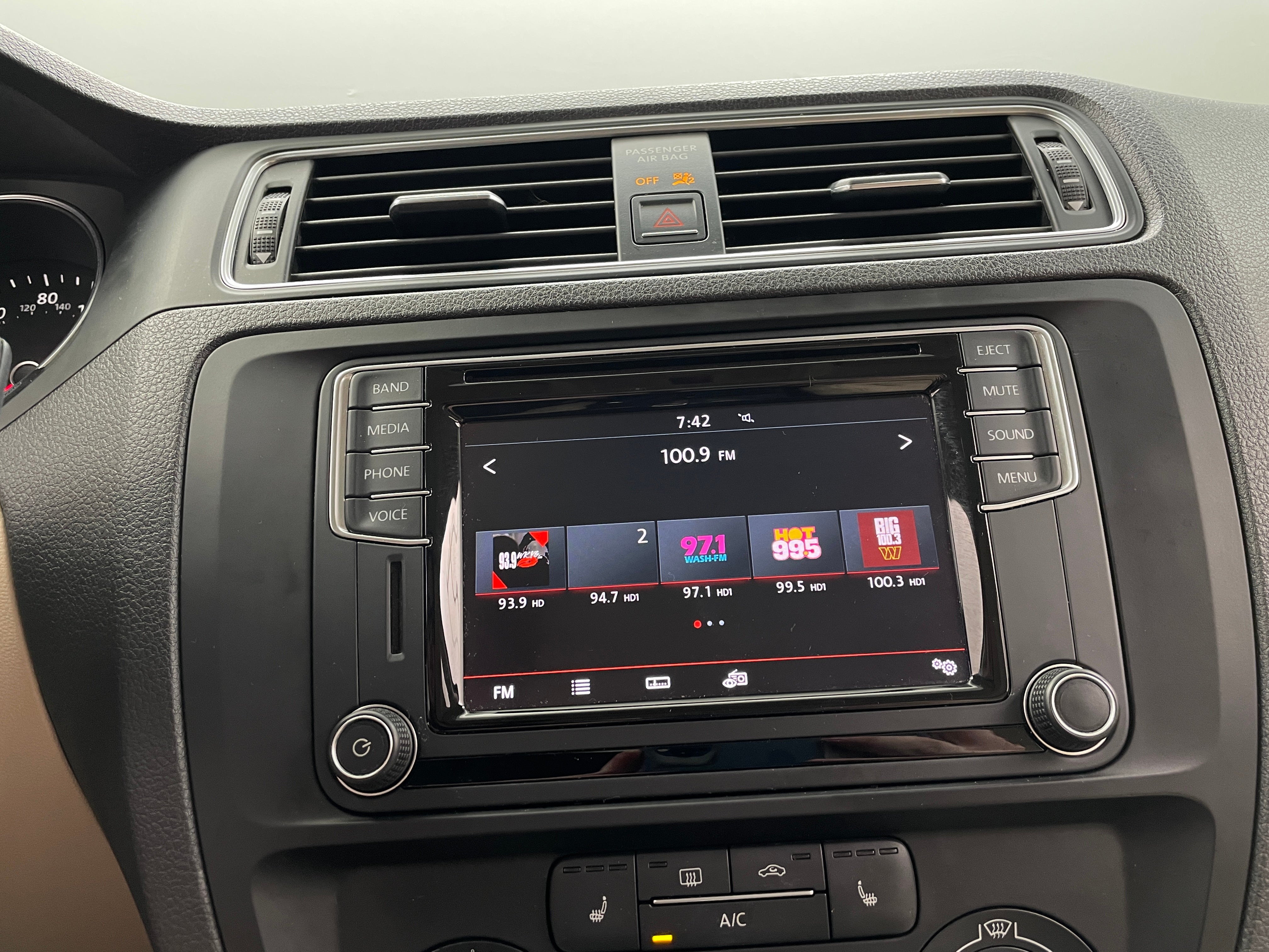 2017 Volkswagen Jetta SE 3