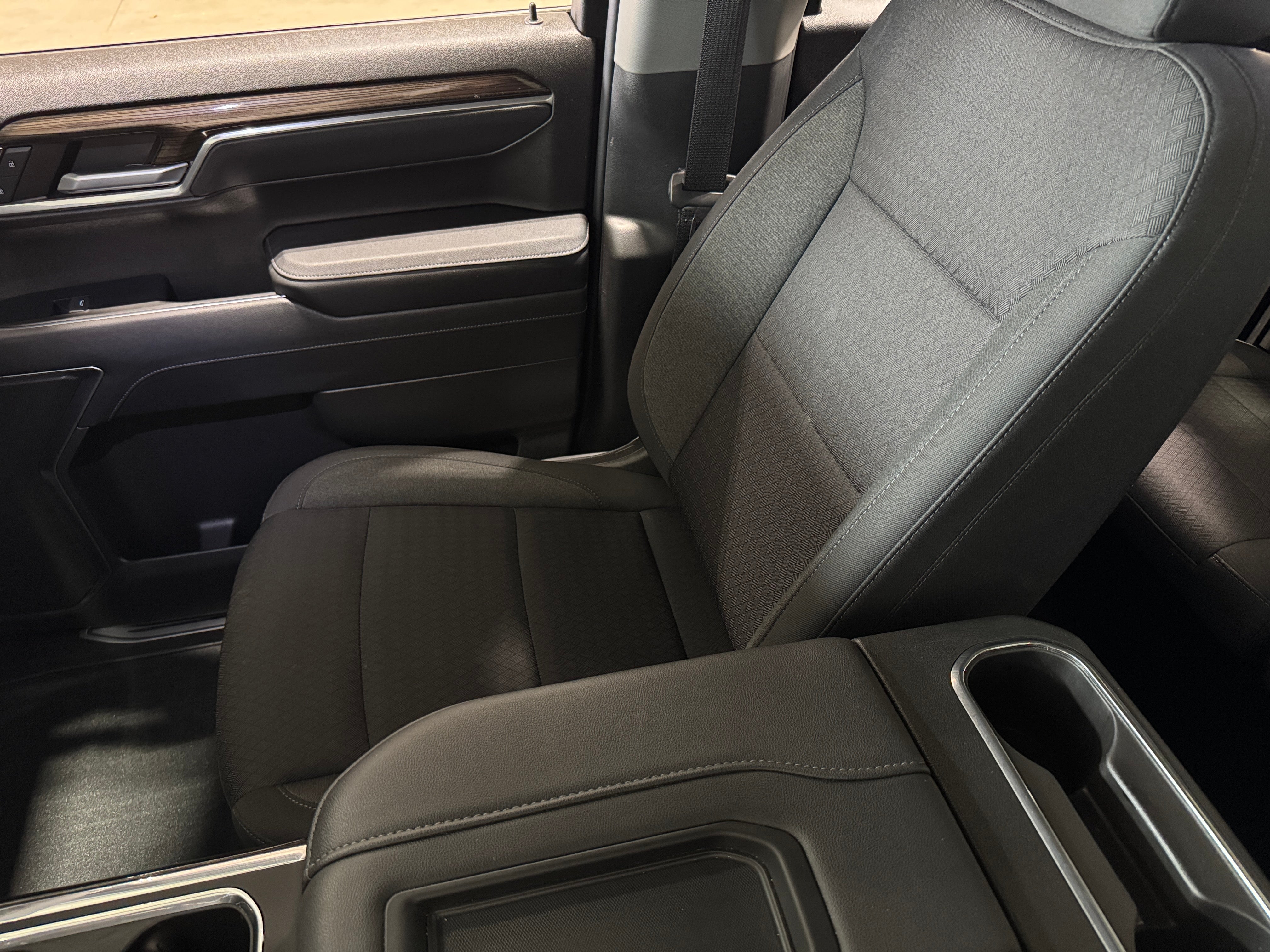 2022 Chevrolet Silverado 1500 RST 2