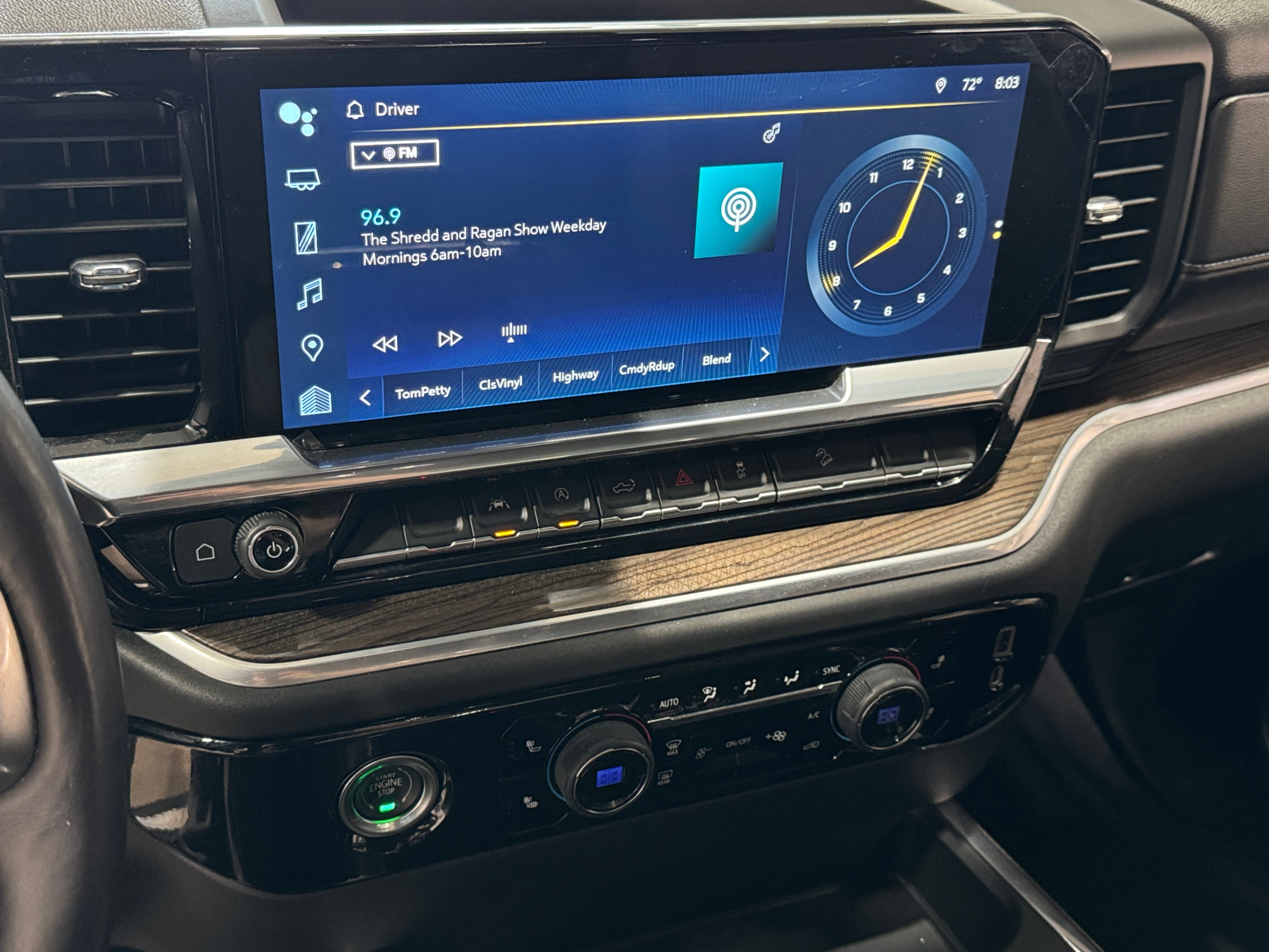 2022 Chevrolet Silverado 1500 RST 4