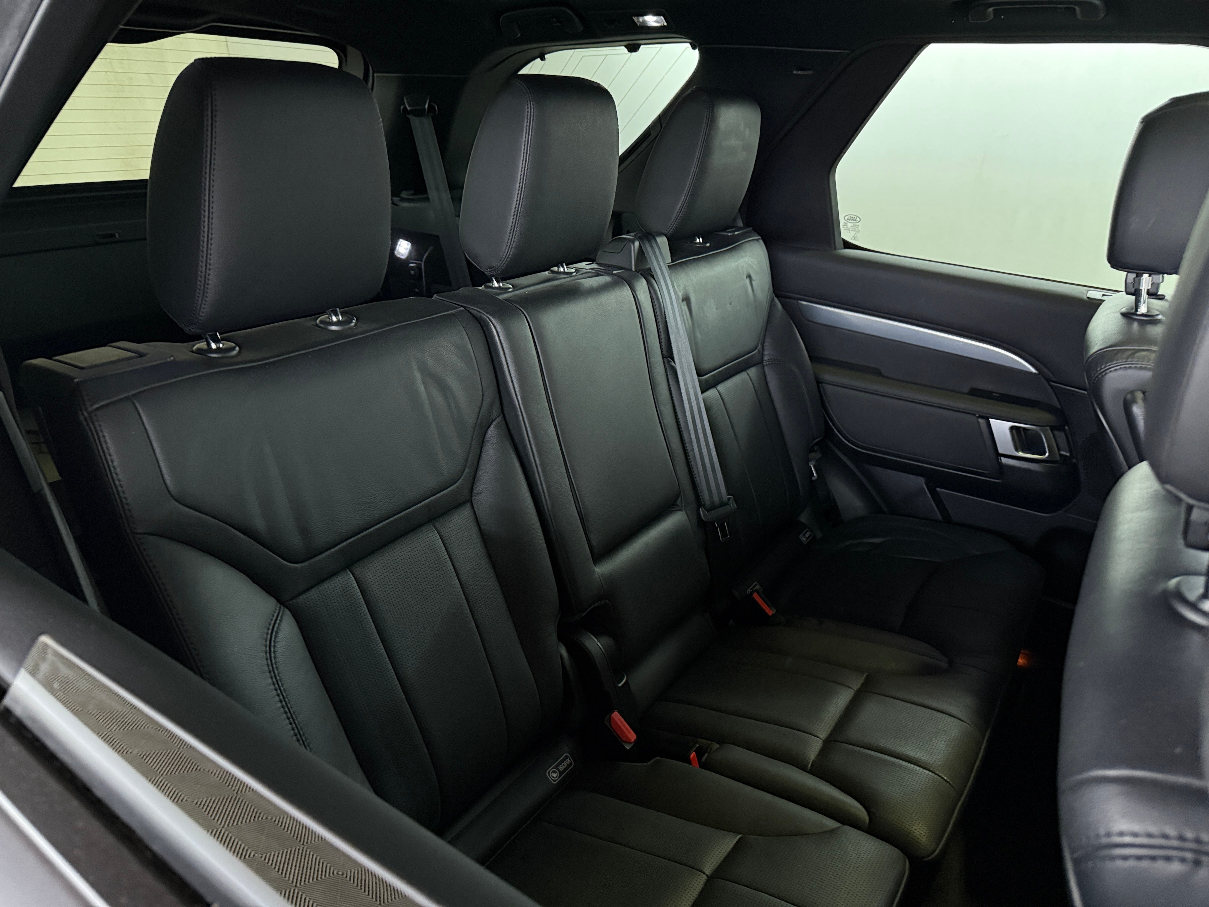2020 Land Rover Discovery Landmark Edition 5