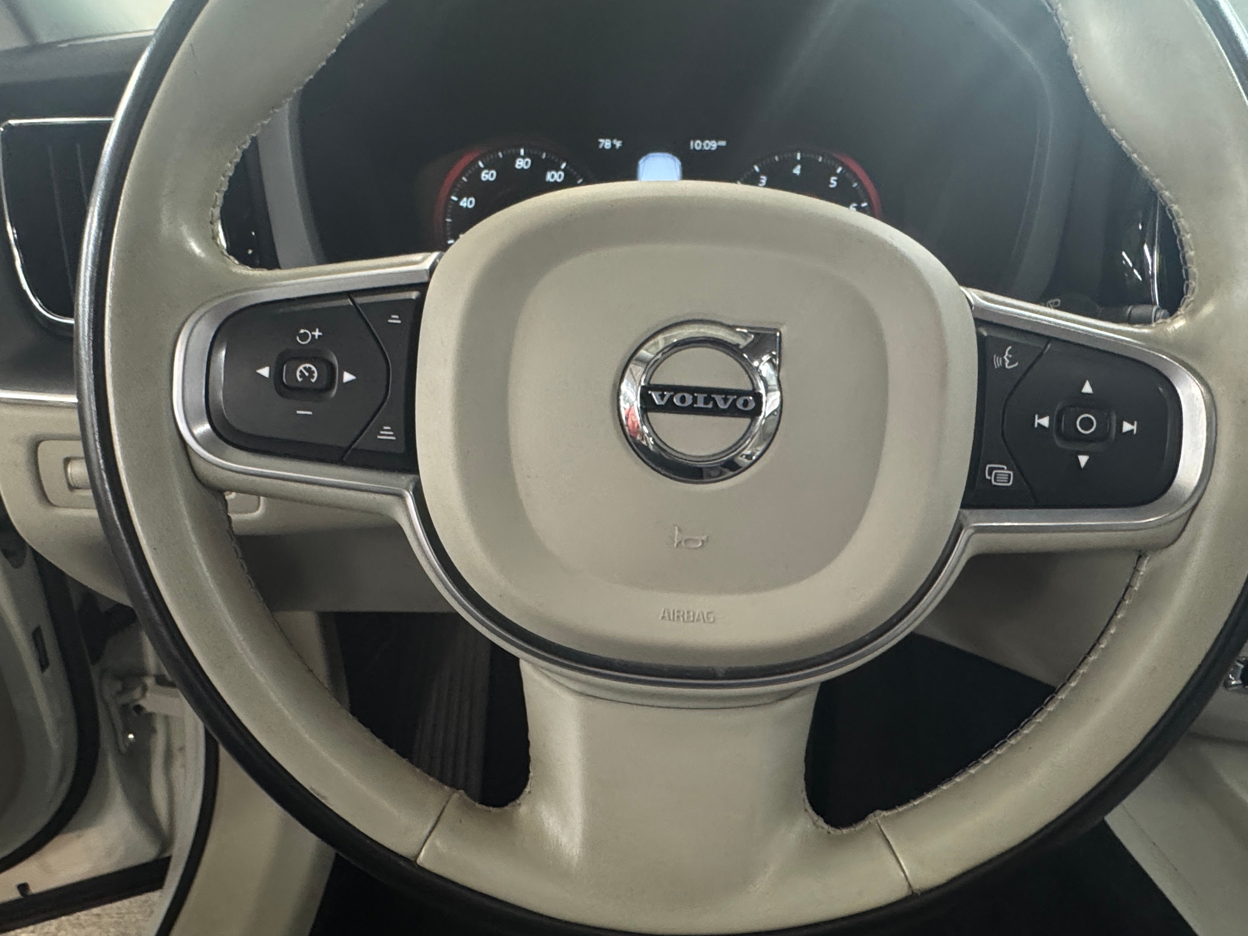 2021 Volvo XC60 T5 Momentum 4