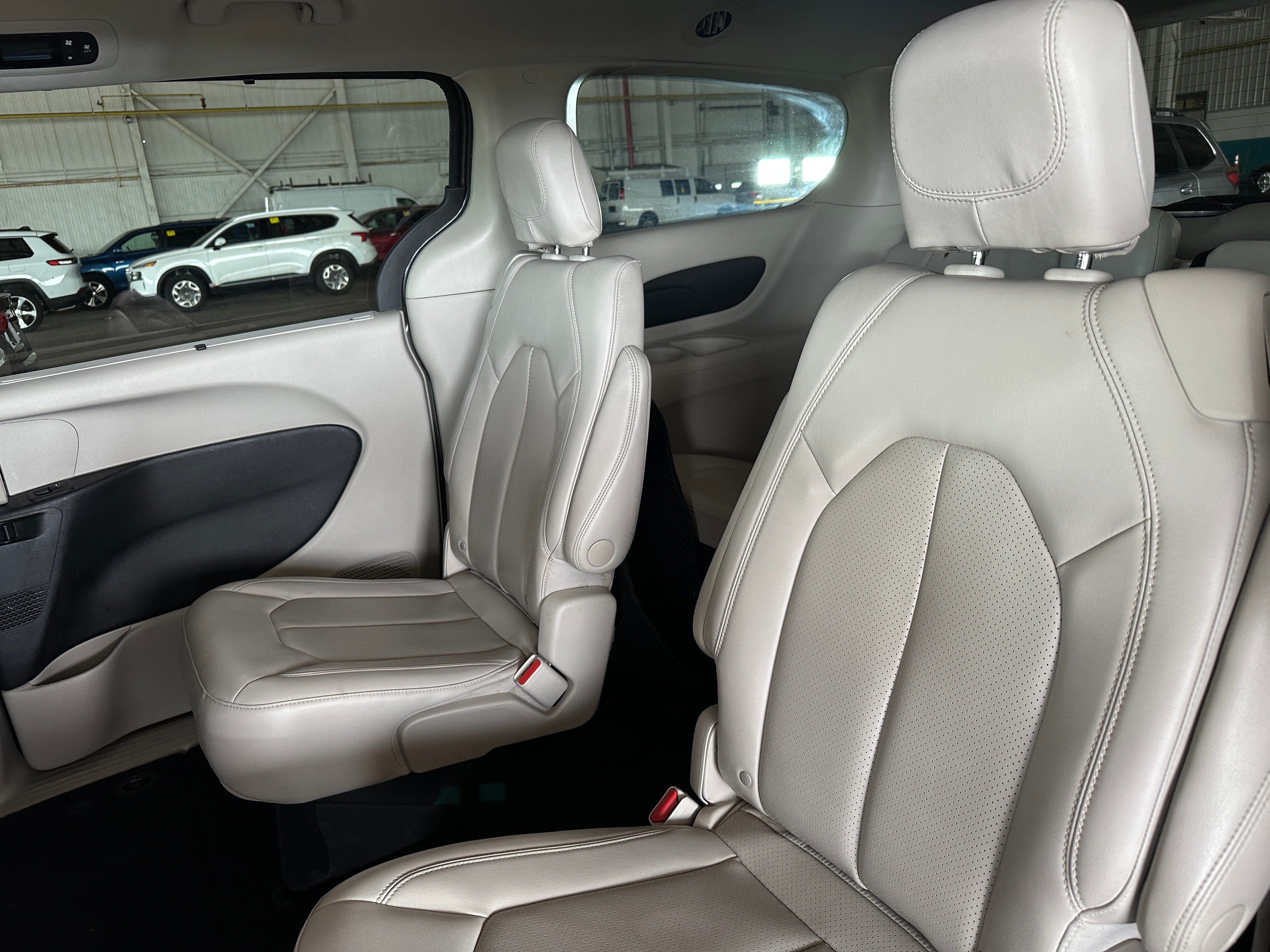 2021 Chrysler Voyager LXi 5