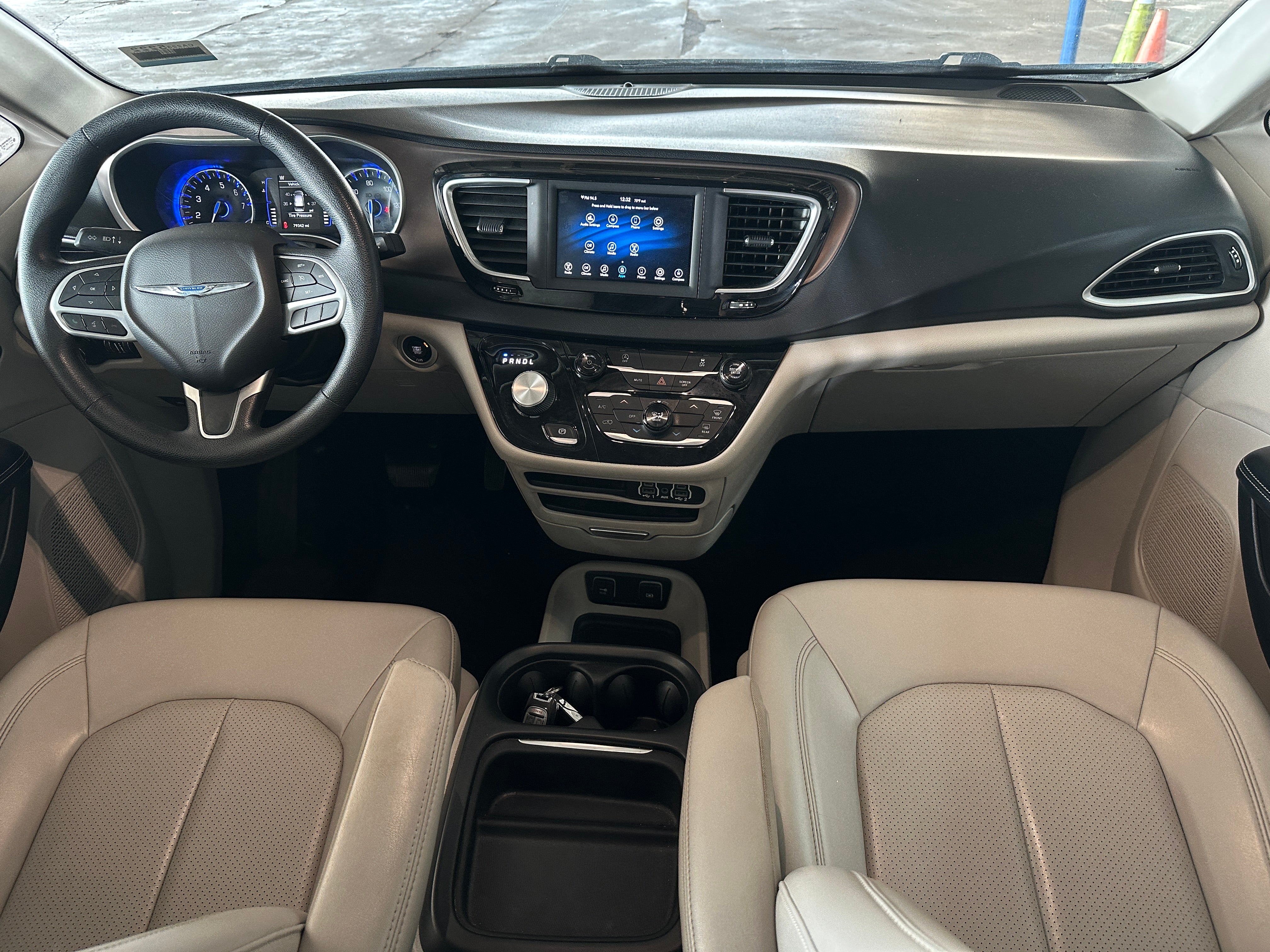 2021 Chrysler Voyager LXi 2