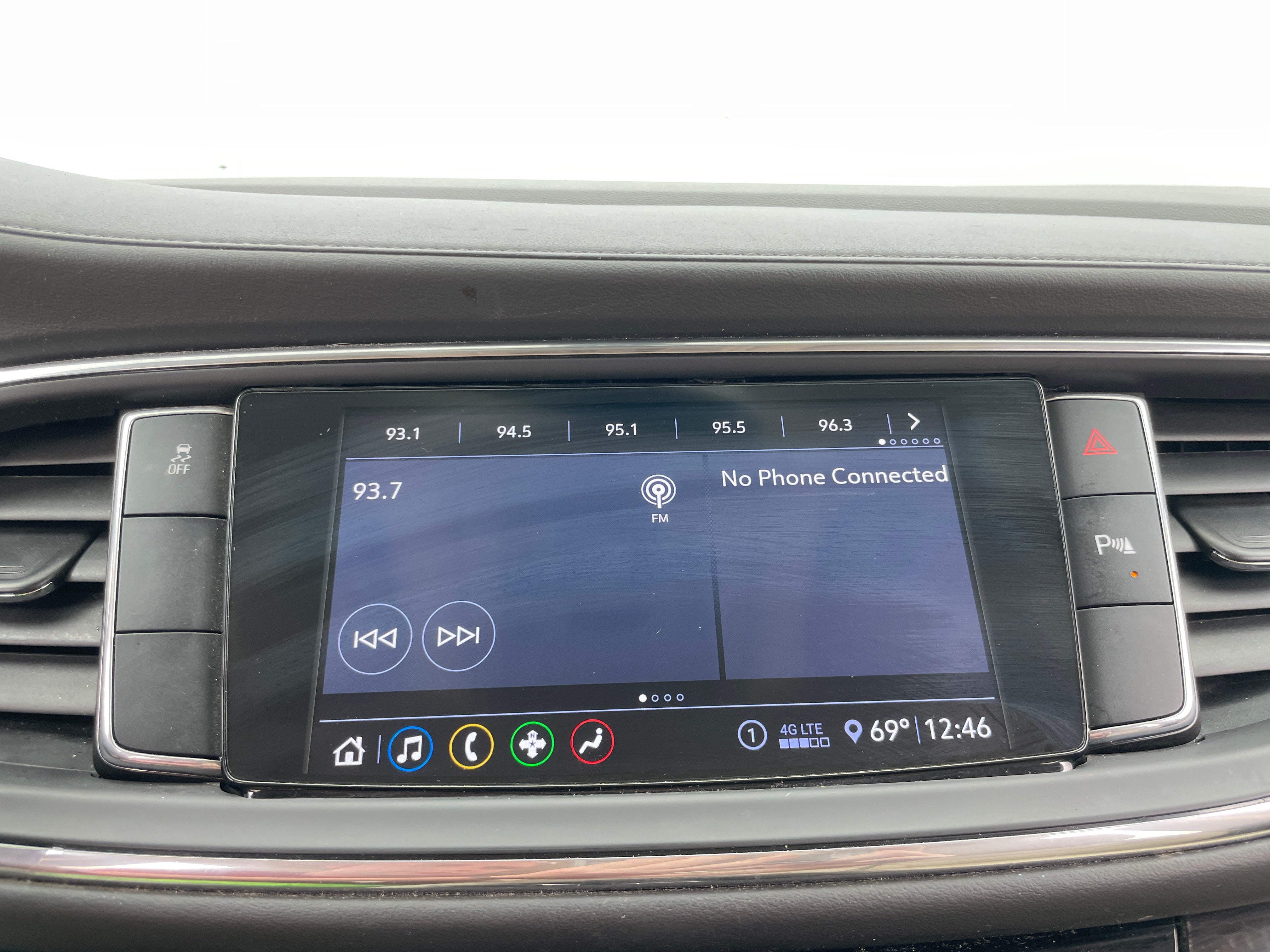 2020 Buick Enclave Essence 3