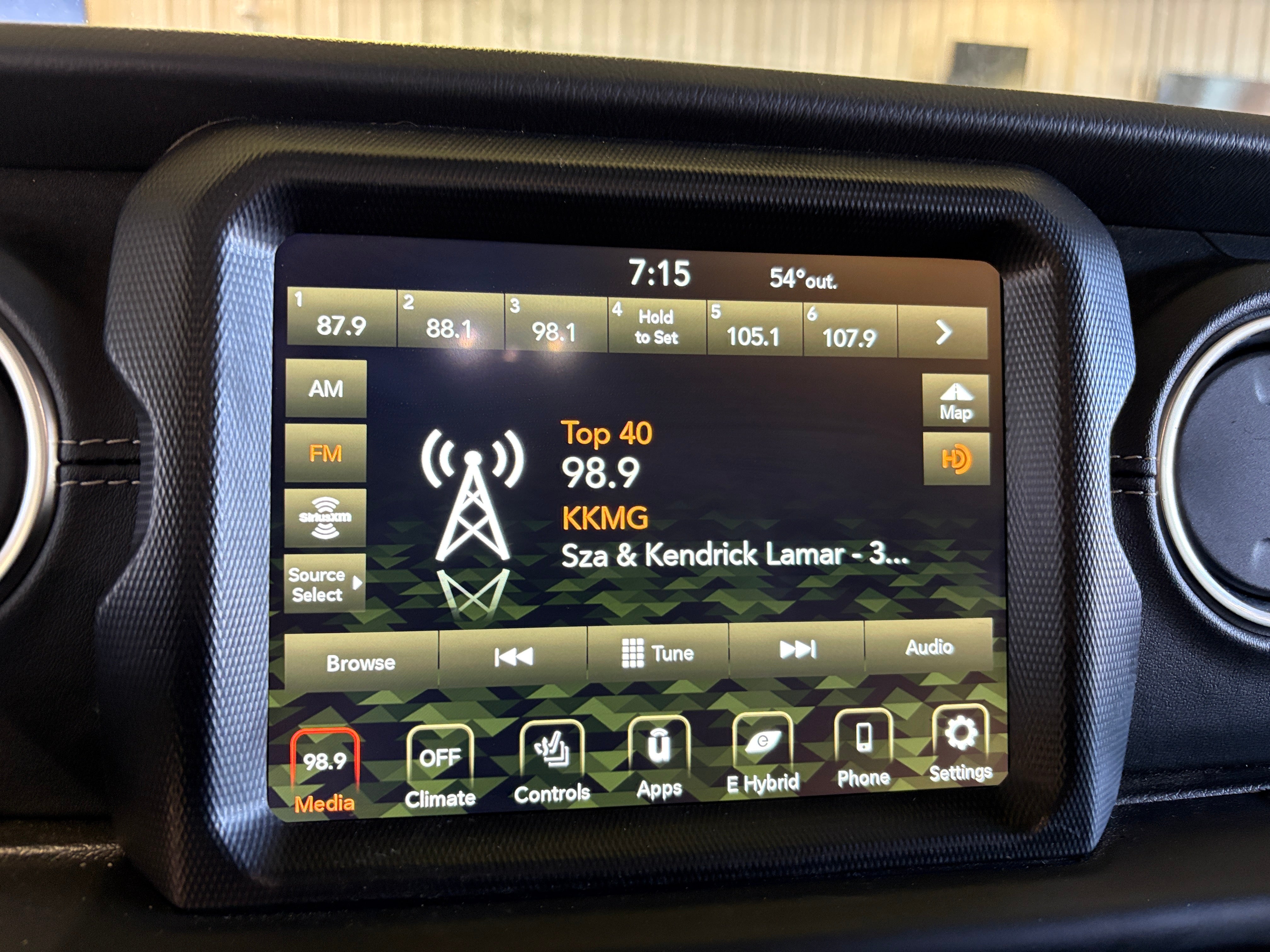 2023 Jeep Wrangler Sahara 4xe 3