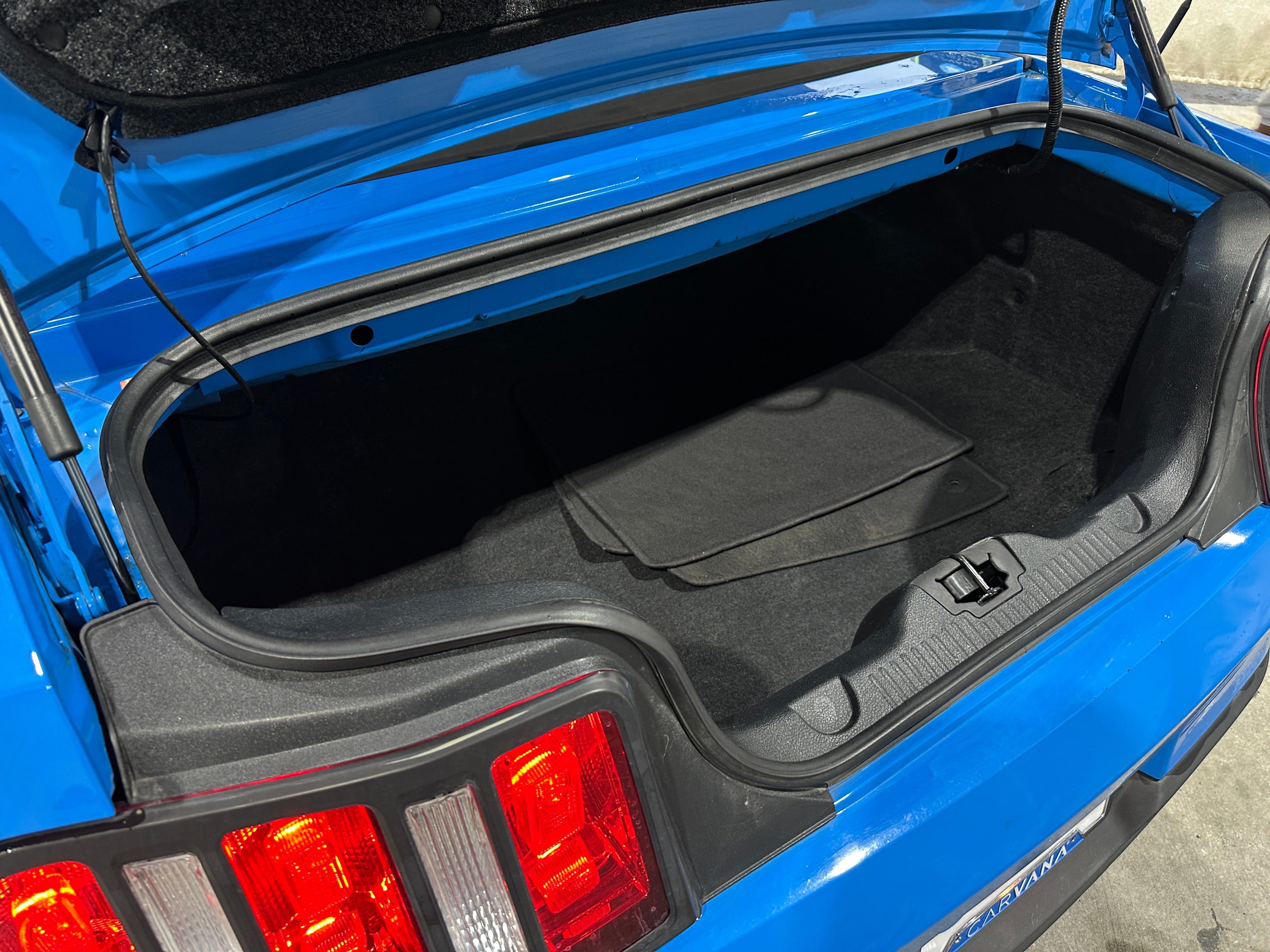 2012 Ford Mustang Premium 4