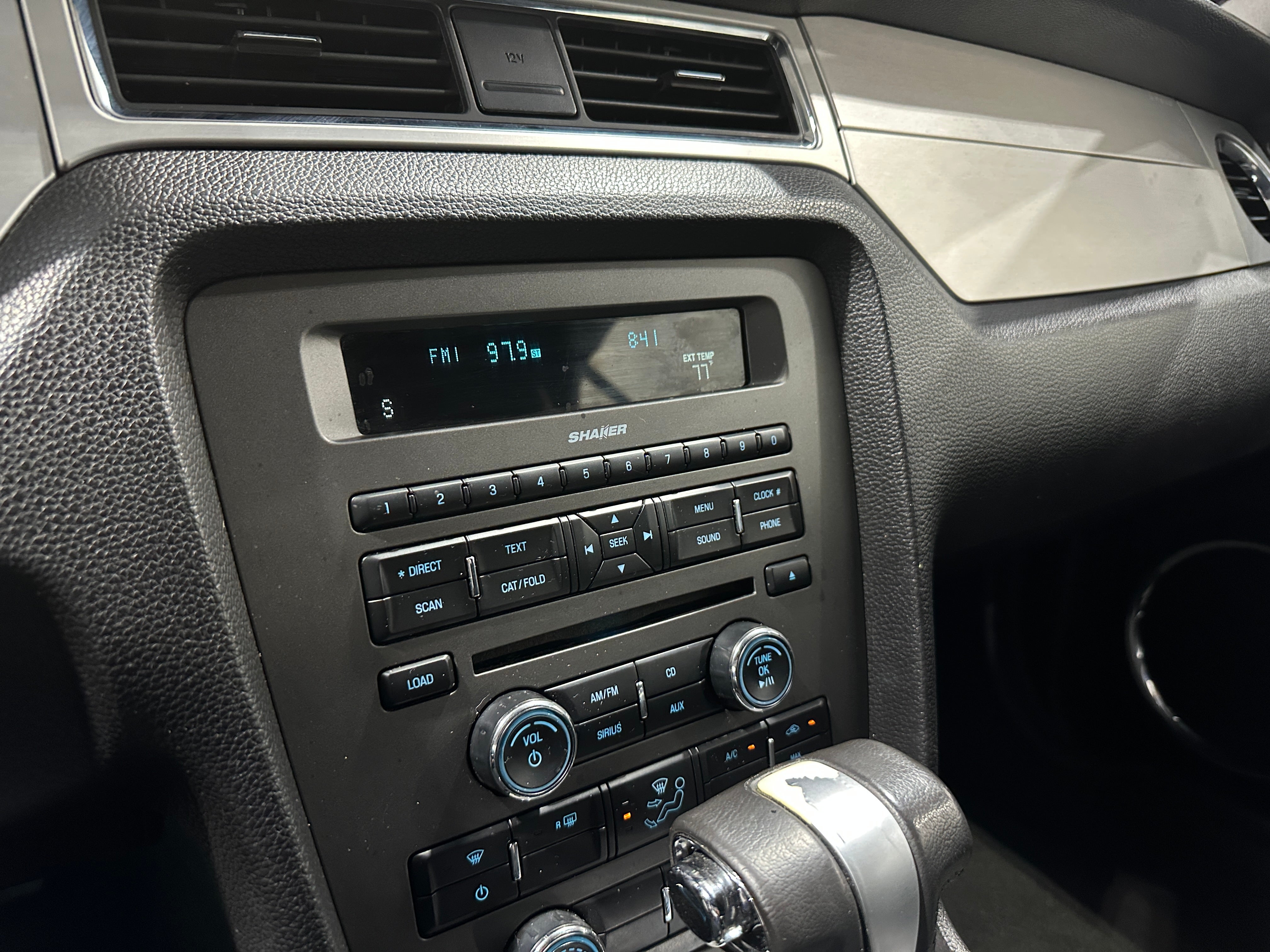 2012 Ford Mustang Premium 2