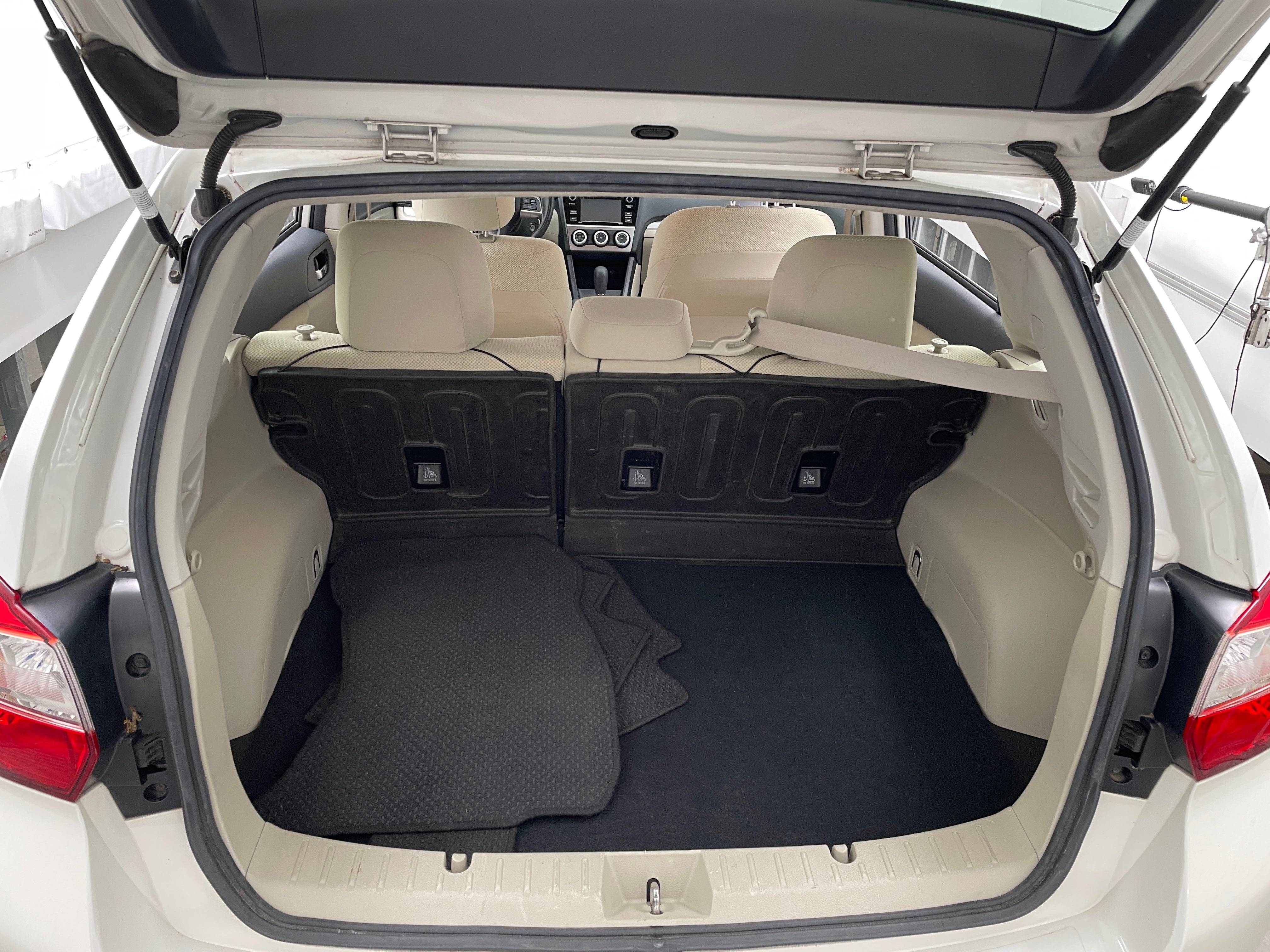 2016 Subaru Impreza Premium 7