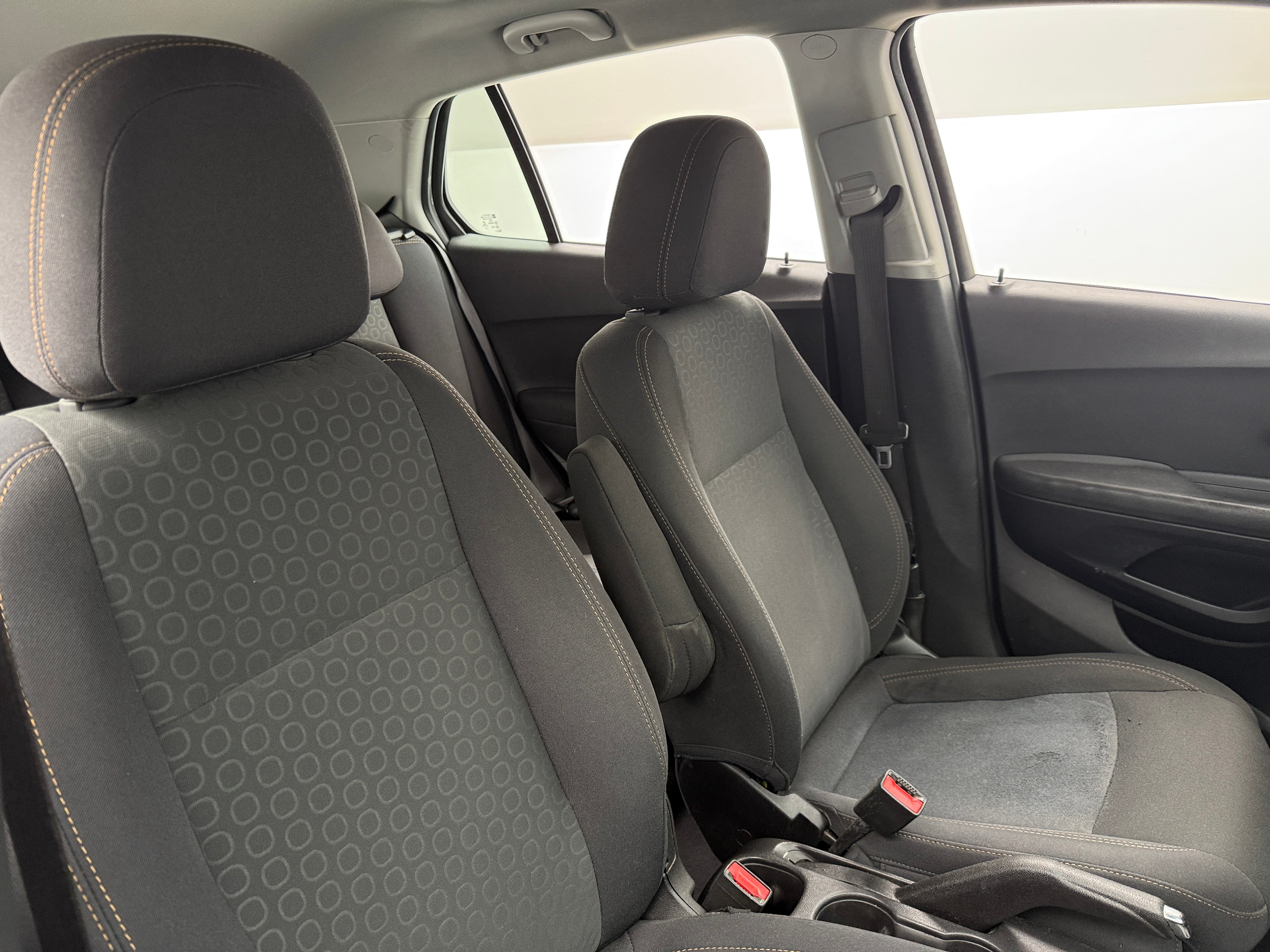 2020 Chevrolet Trax LS 2