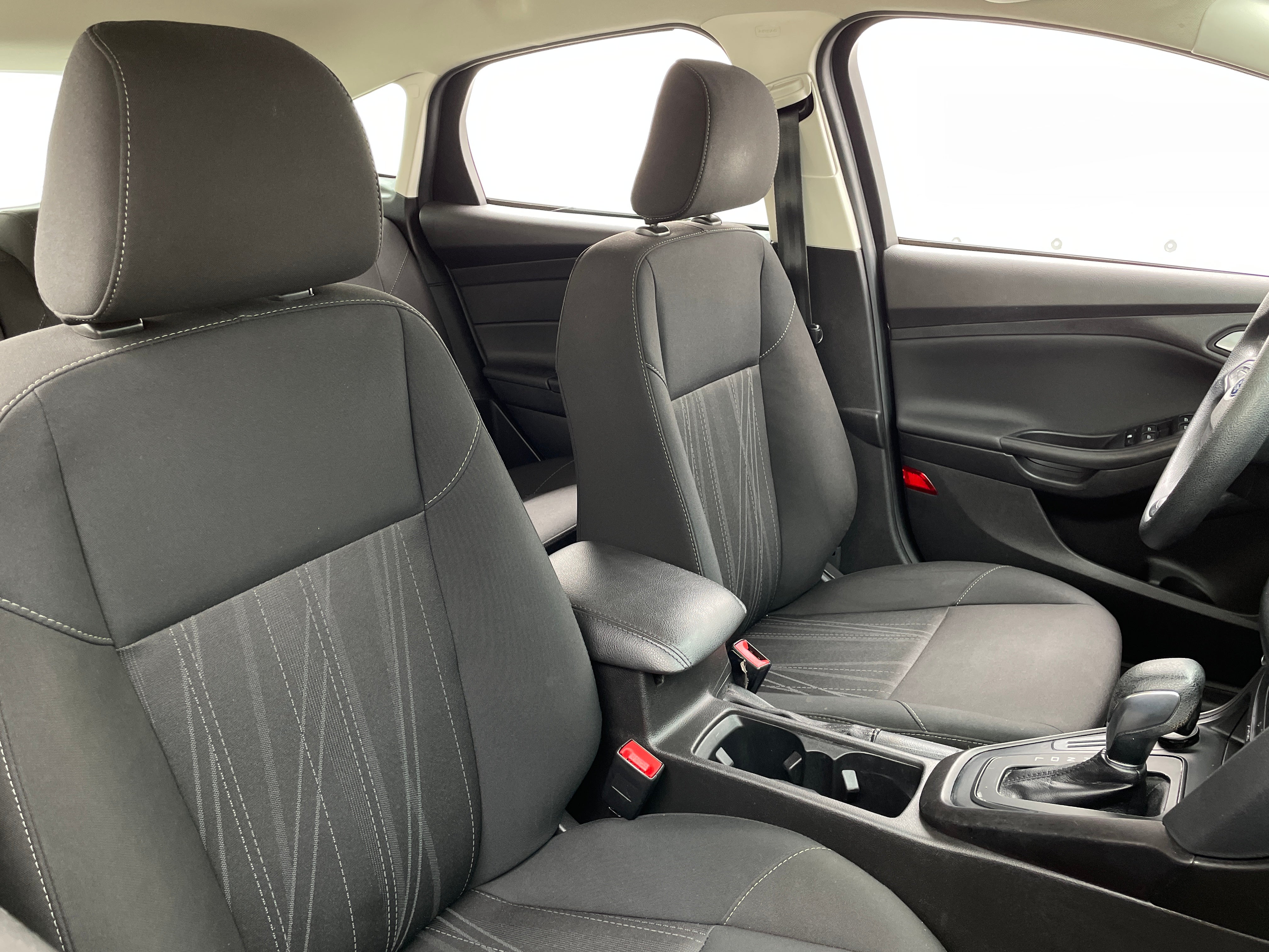 2018 Ford Focus SE 2