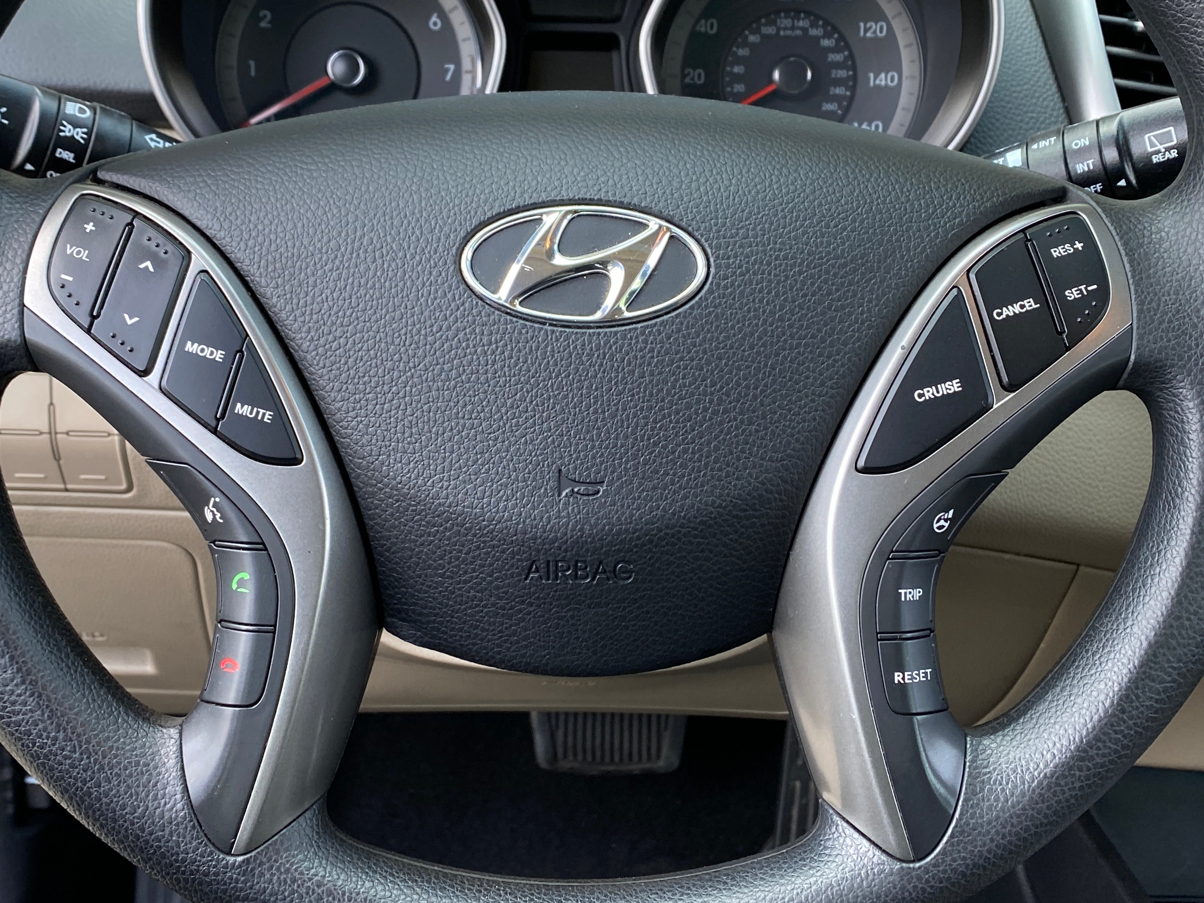 2016 Hyundai Elantra Base 5