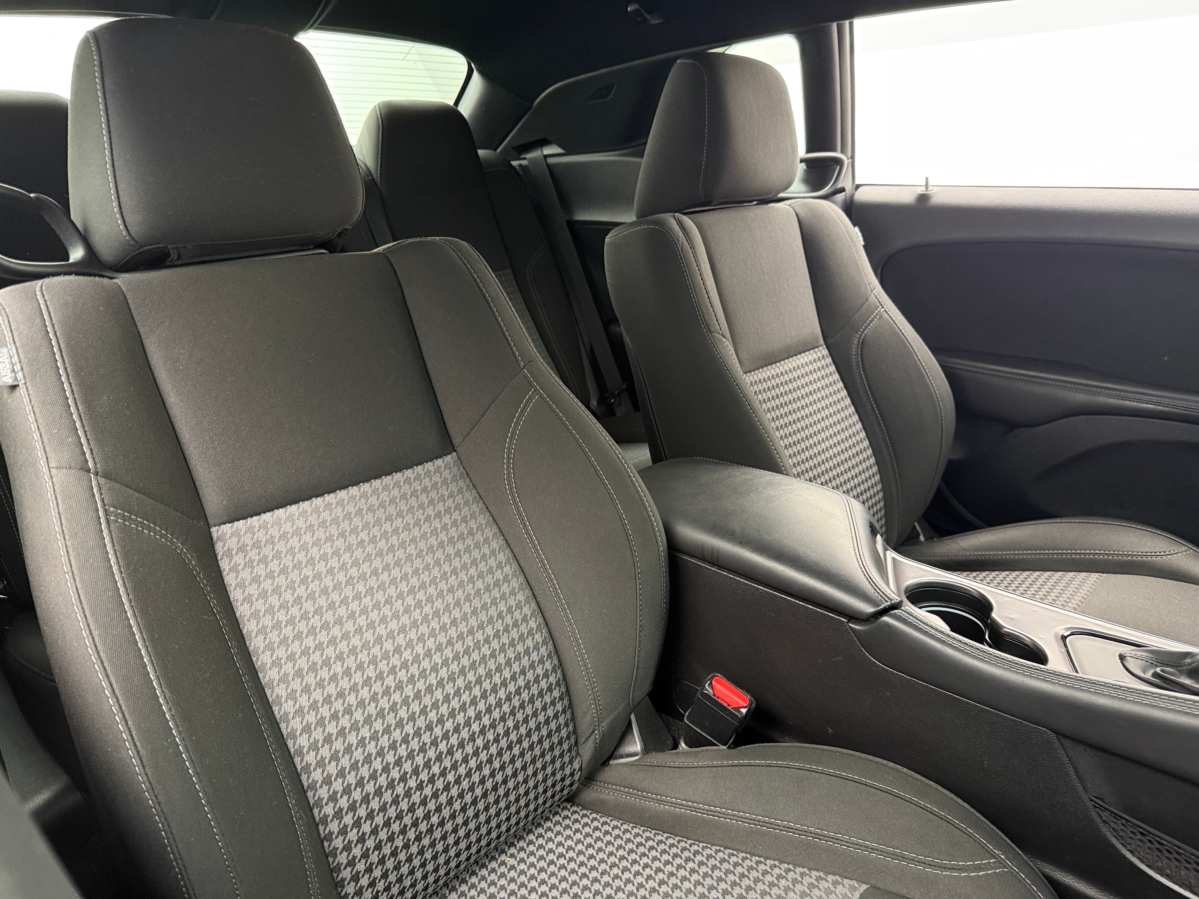 2019 Dodge Challenger SXT 2