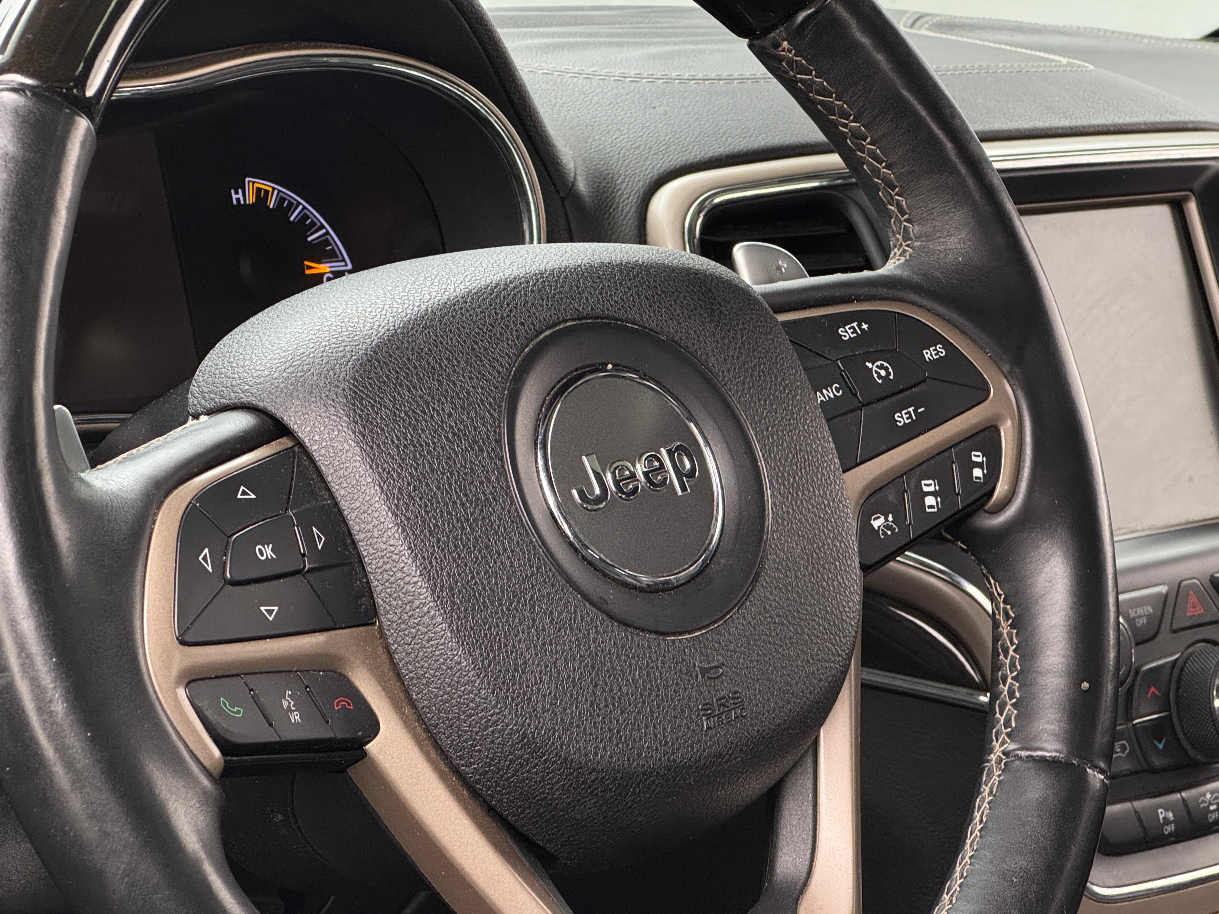 2015 Jeep Grand Cherokee Overland 4