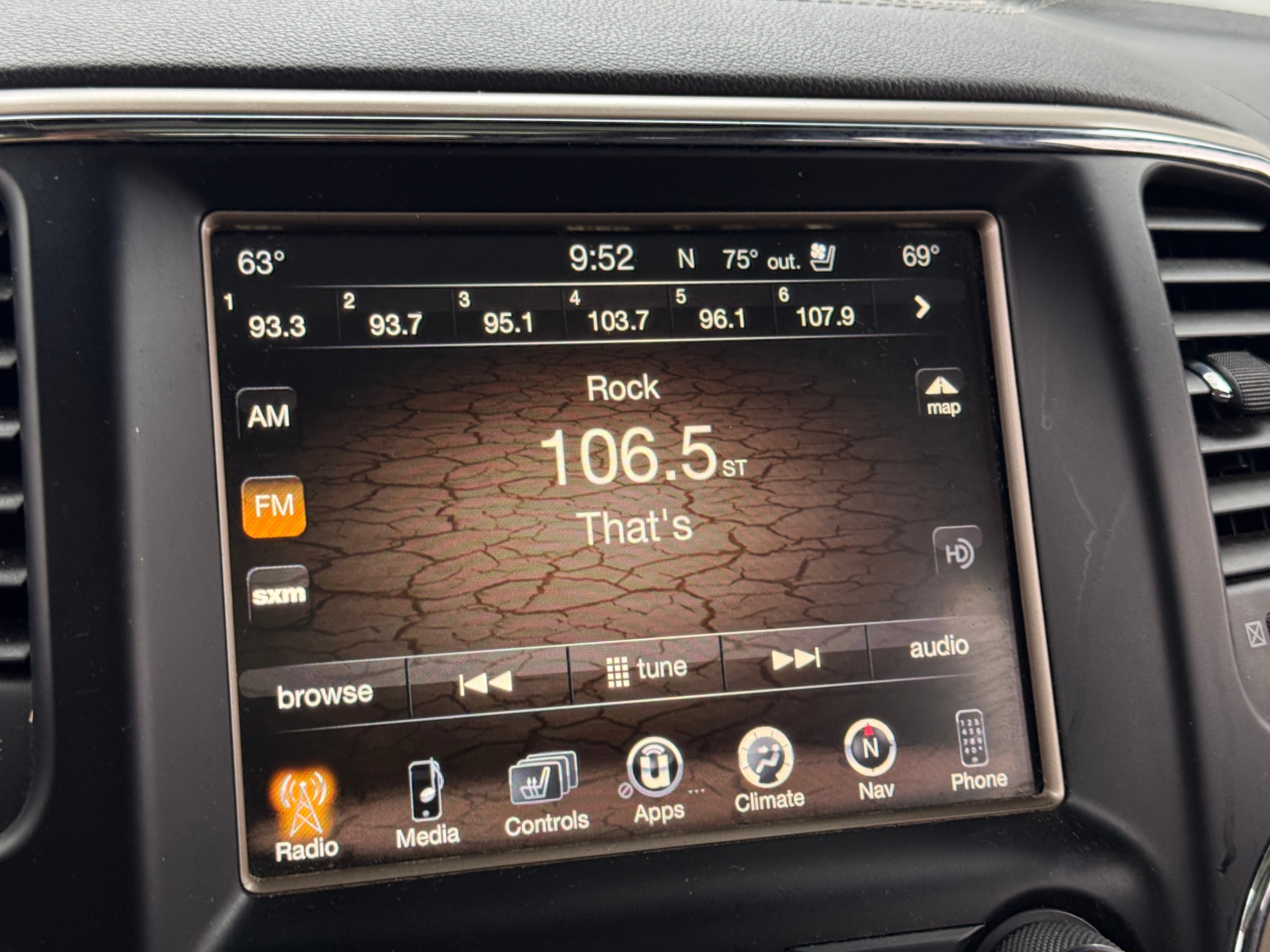 2015 Jeep Grand Cherokee Overland 3