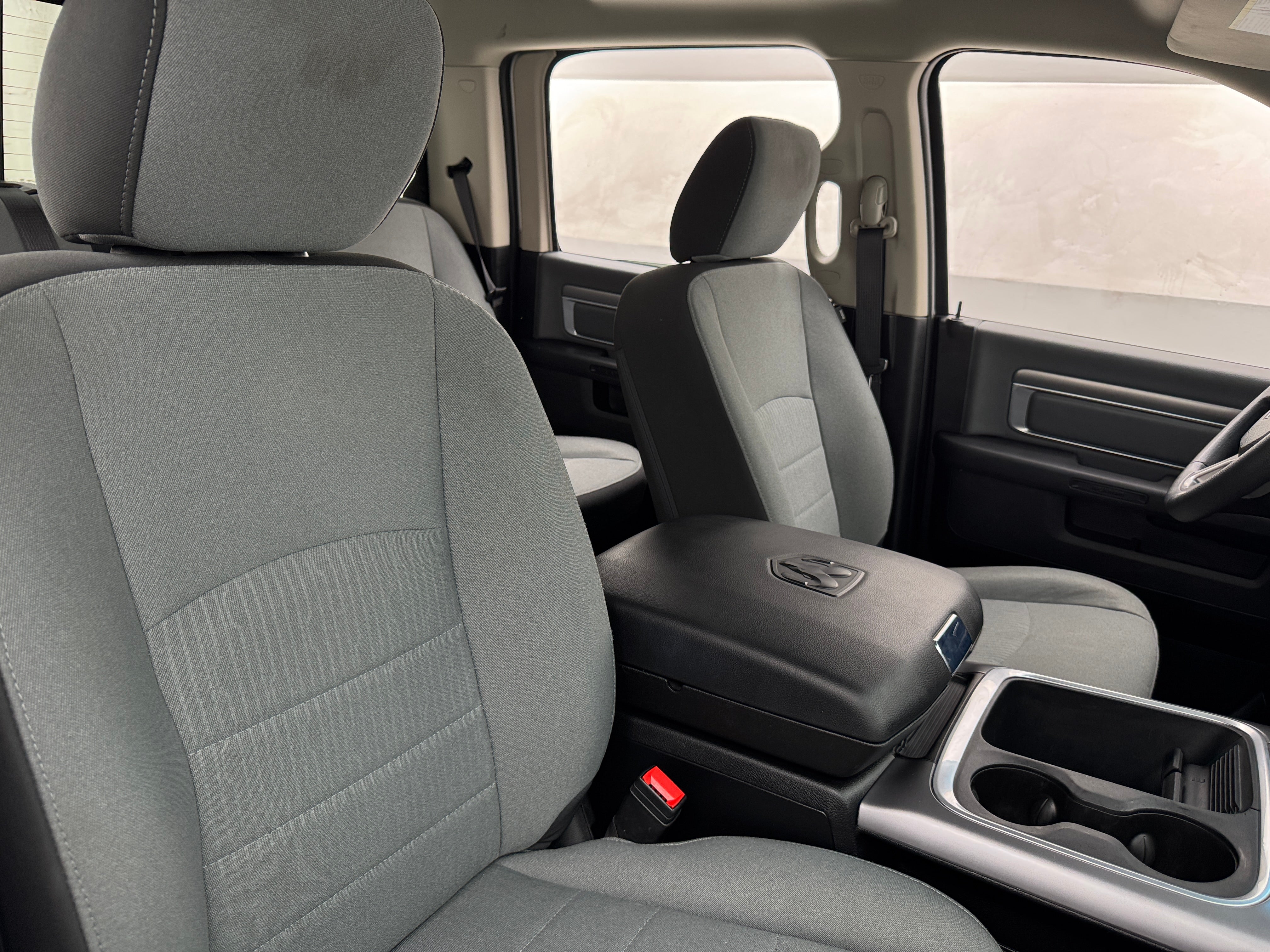 2023 RAM 1500 Classic SLT 2