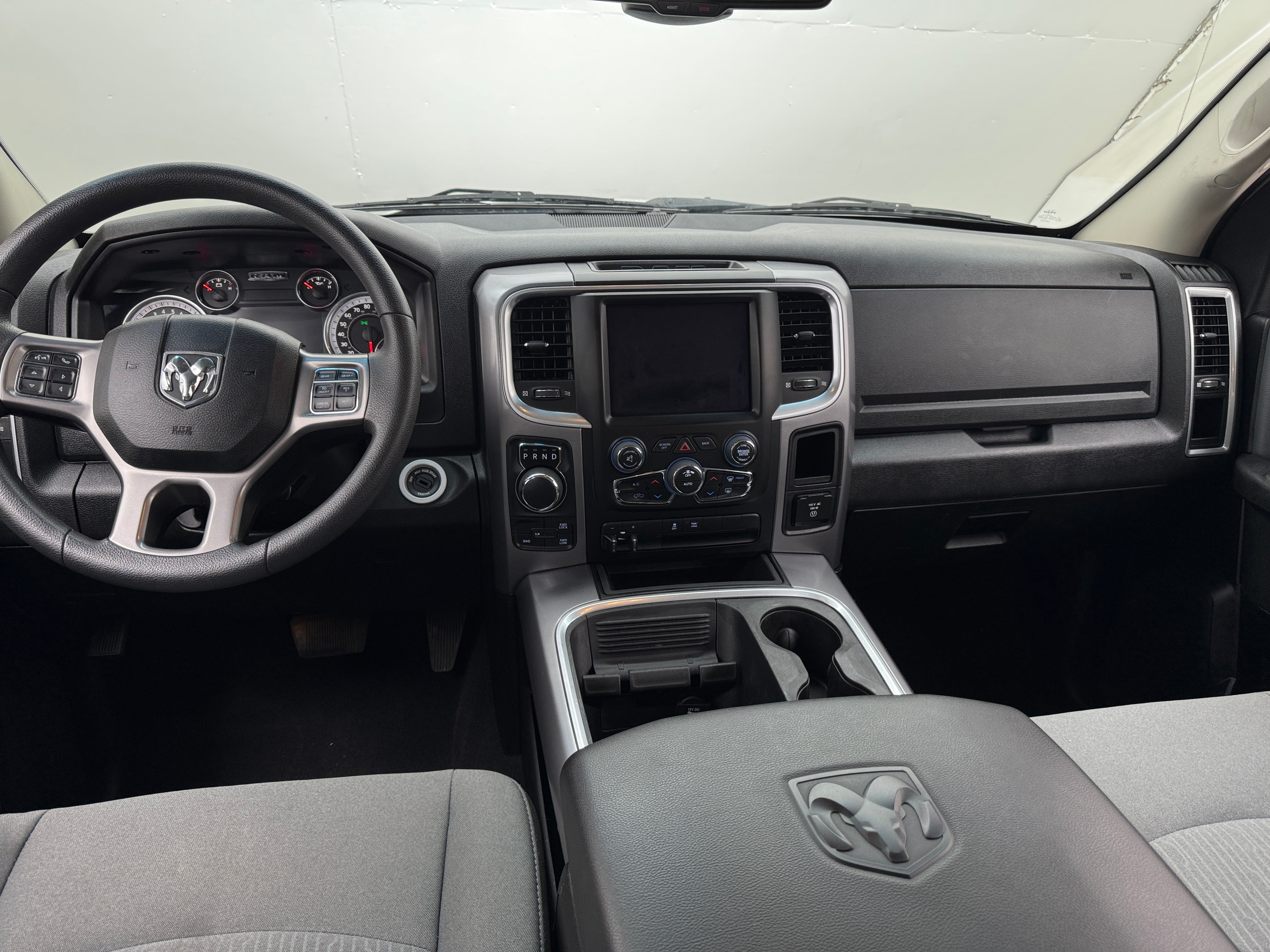 2023 RAM 1500 Classic SLT 3