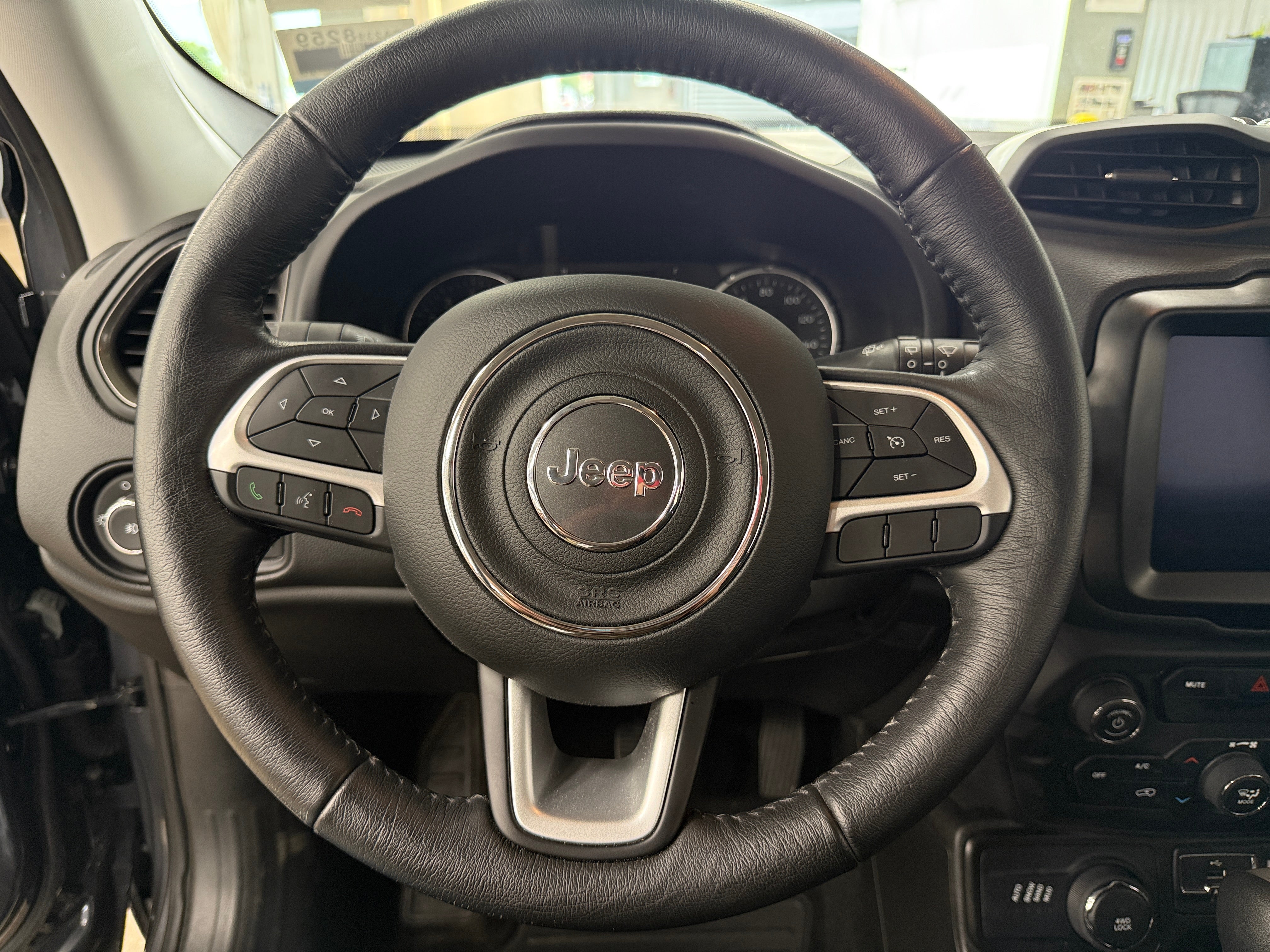 Thumbnail: 2023 Jeep Renegade - 5