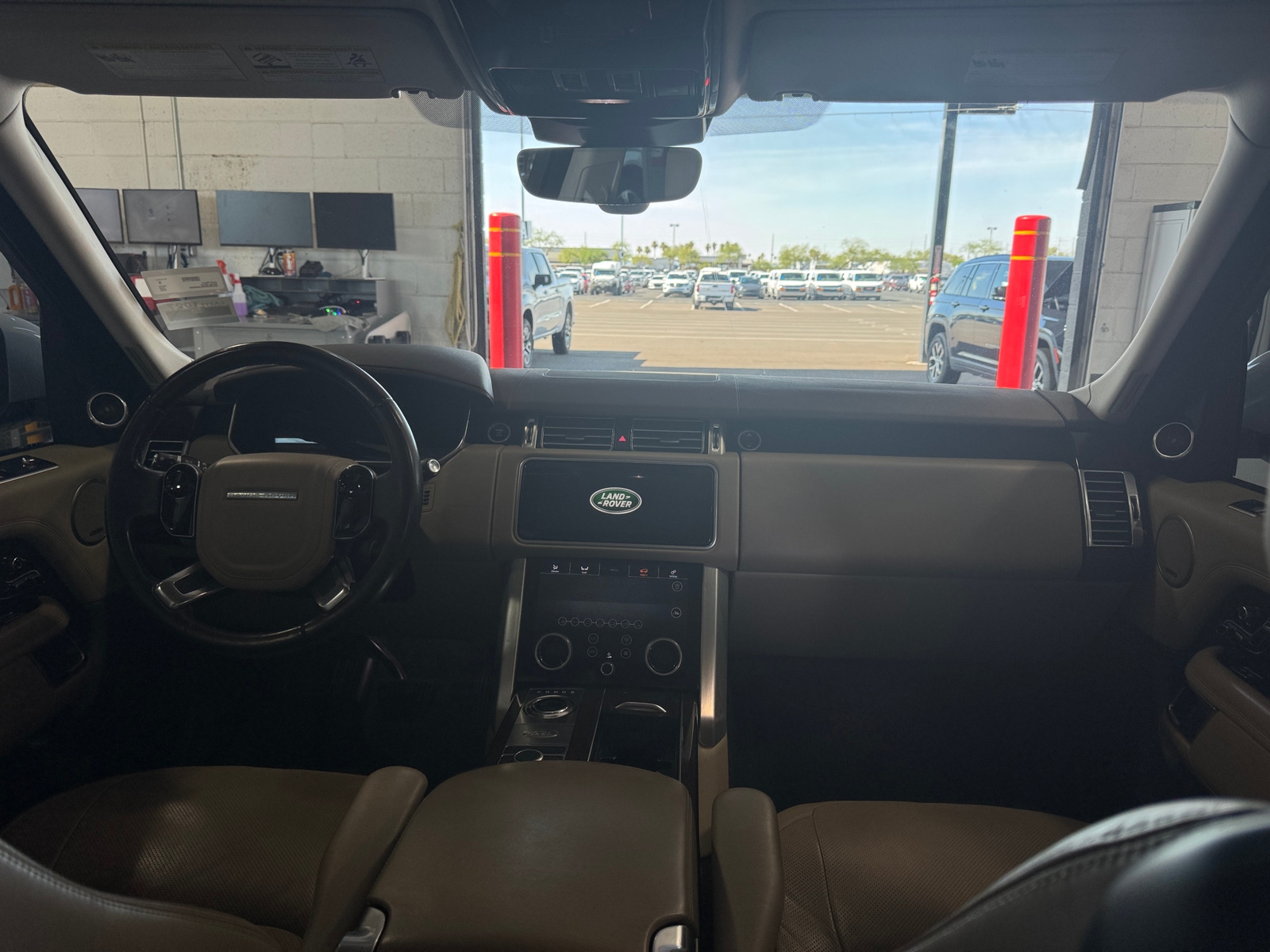 Thumbnail: 2020 Land Rover Range Rover - 2