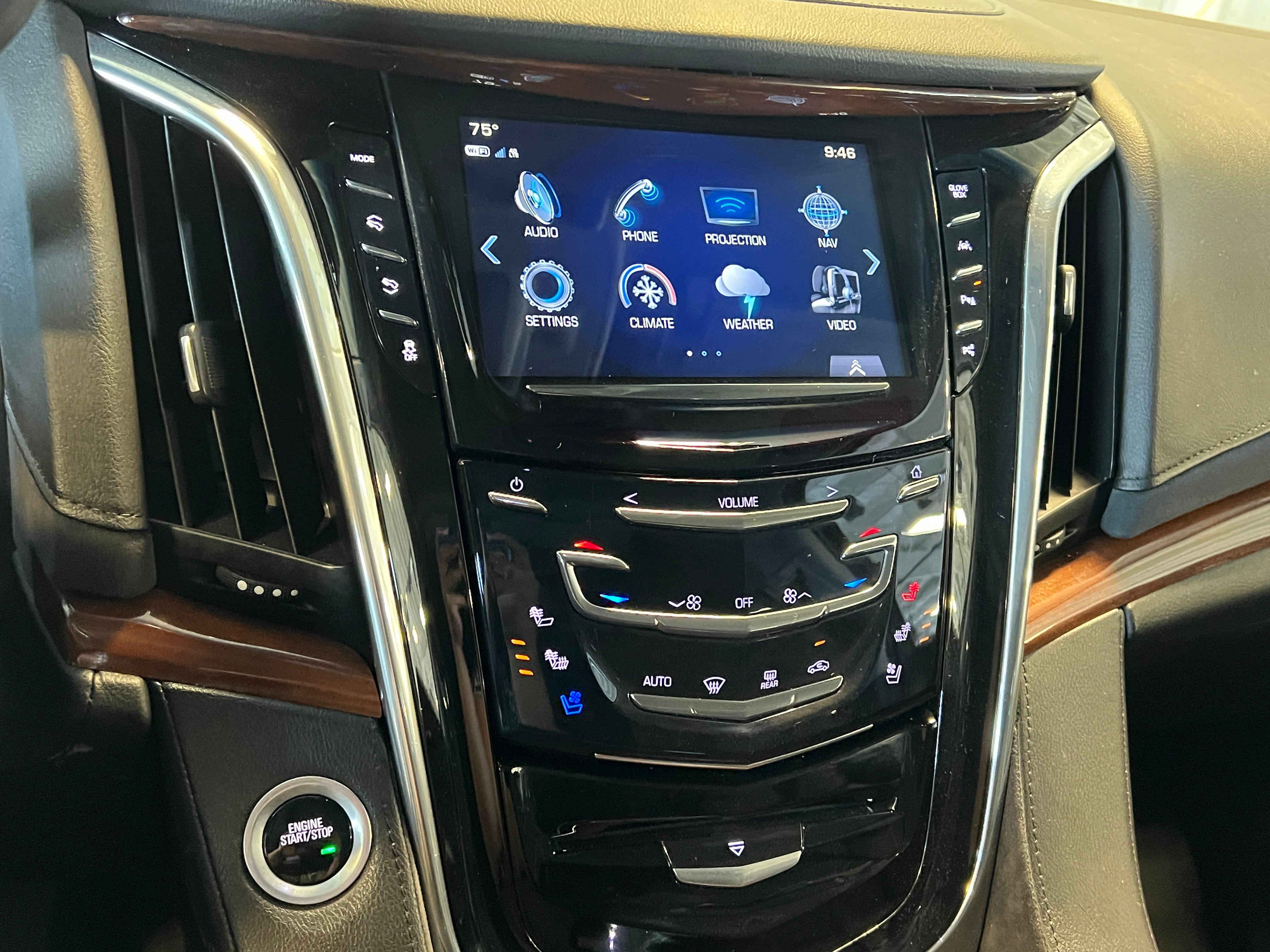 2018 Cadillac Escalade Premium Luxury 3