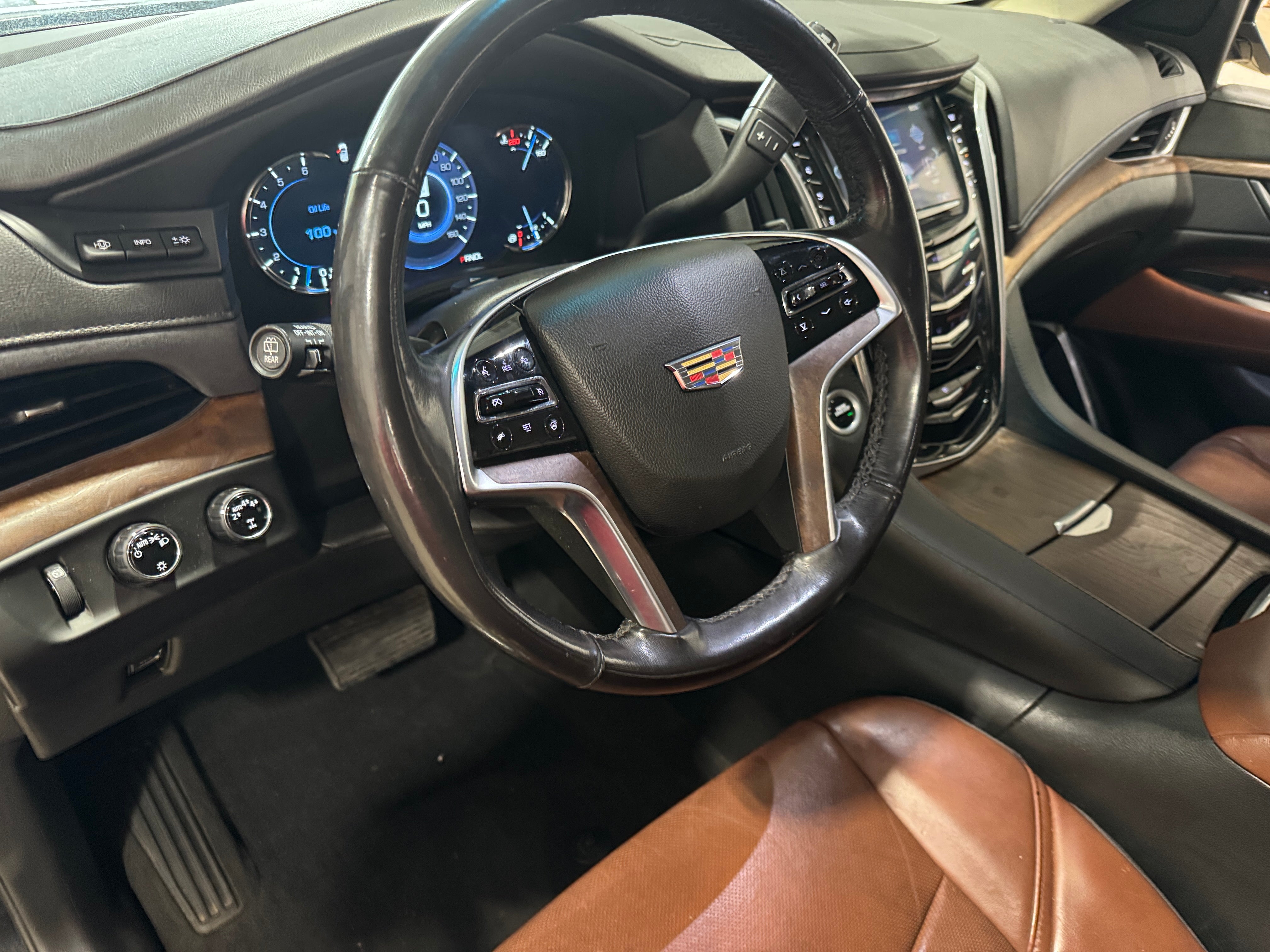 2018 Cadillac Escalade Premium Luxury 2