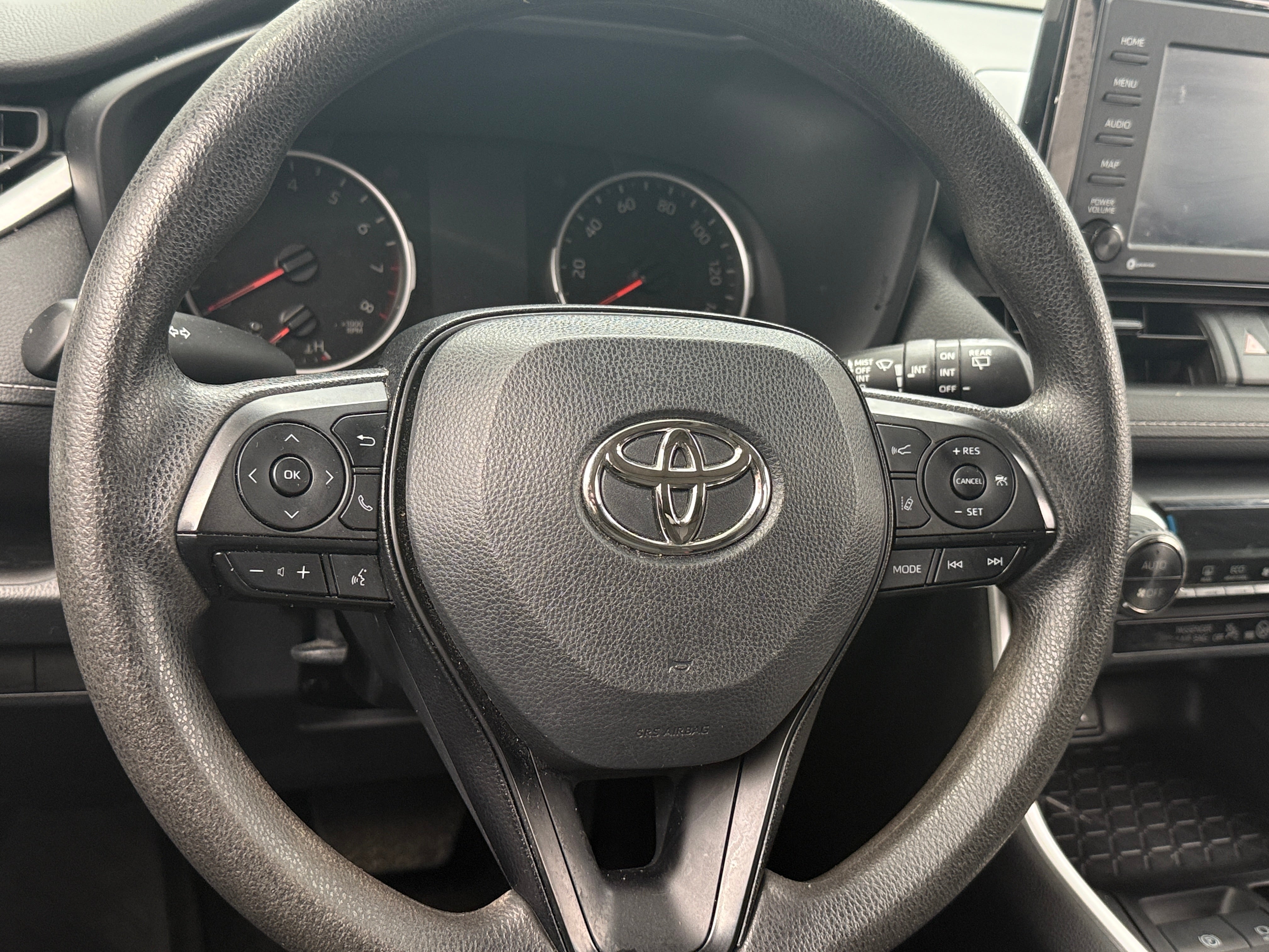 2022 Toyota RAV4 XLE 5
