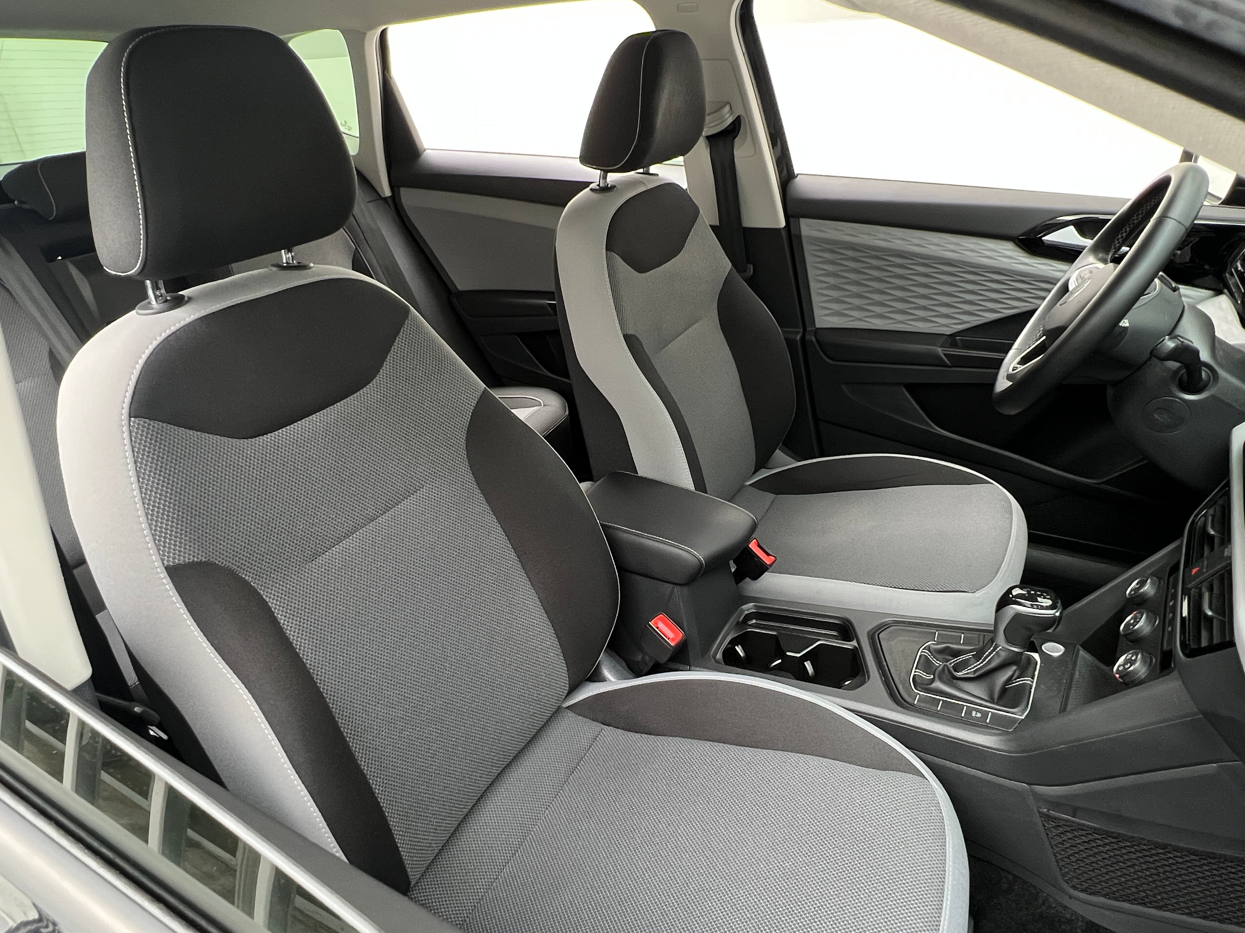 2022 Volkswagen Taos S 2