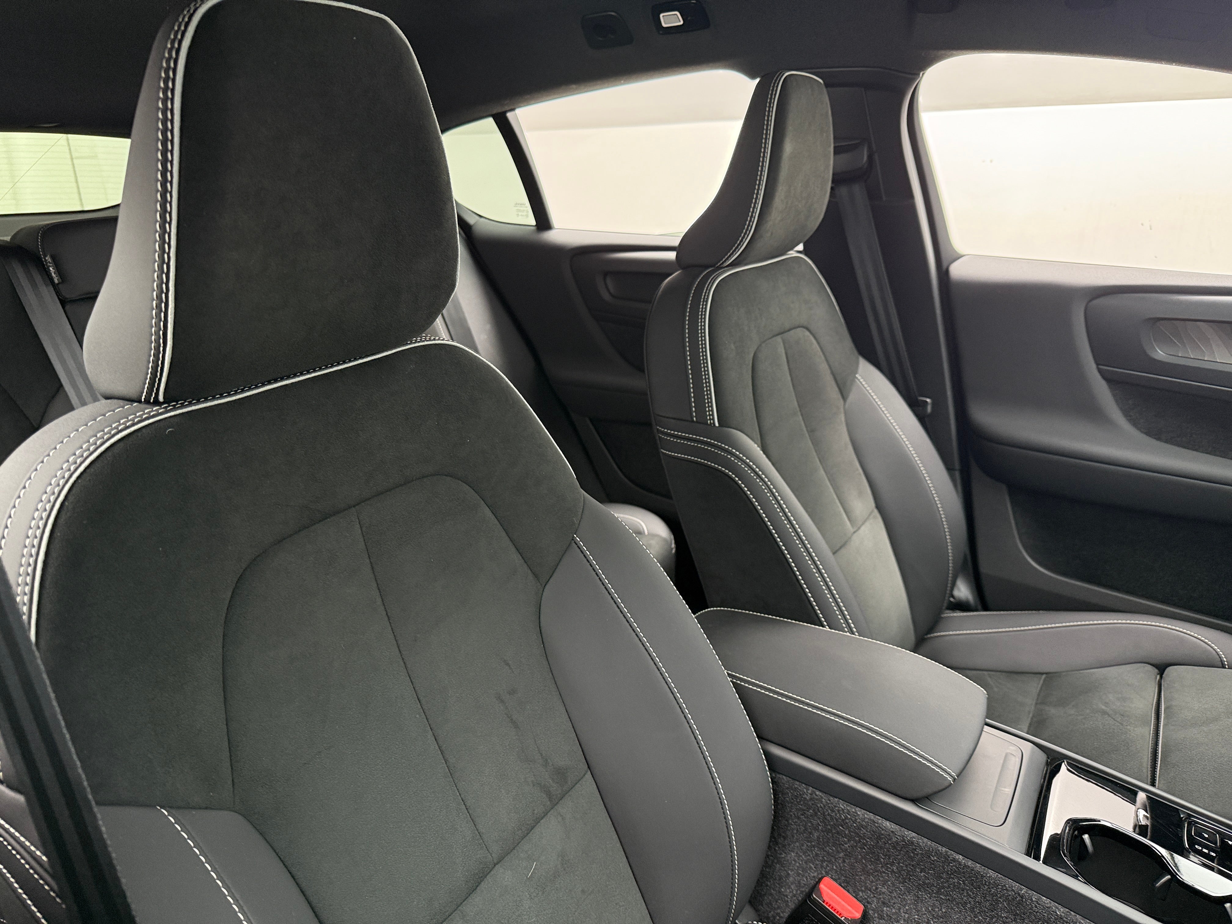 2023 Volvo C40 Ultimate 2