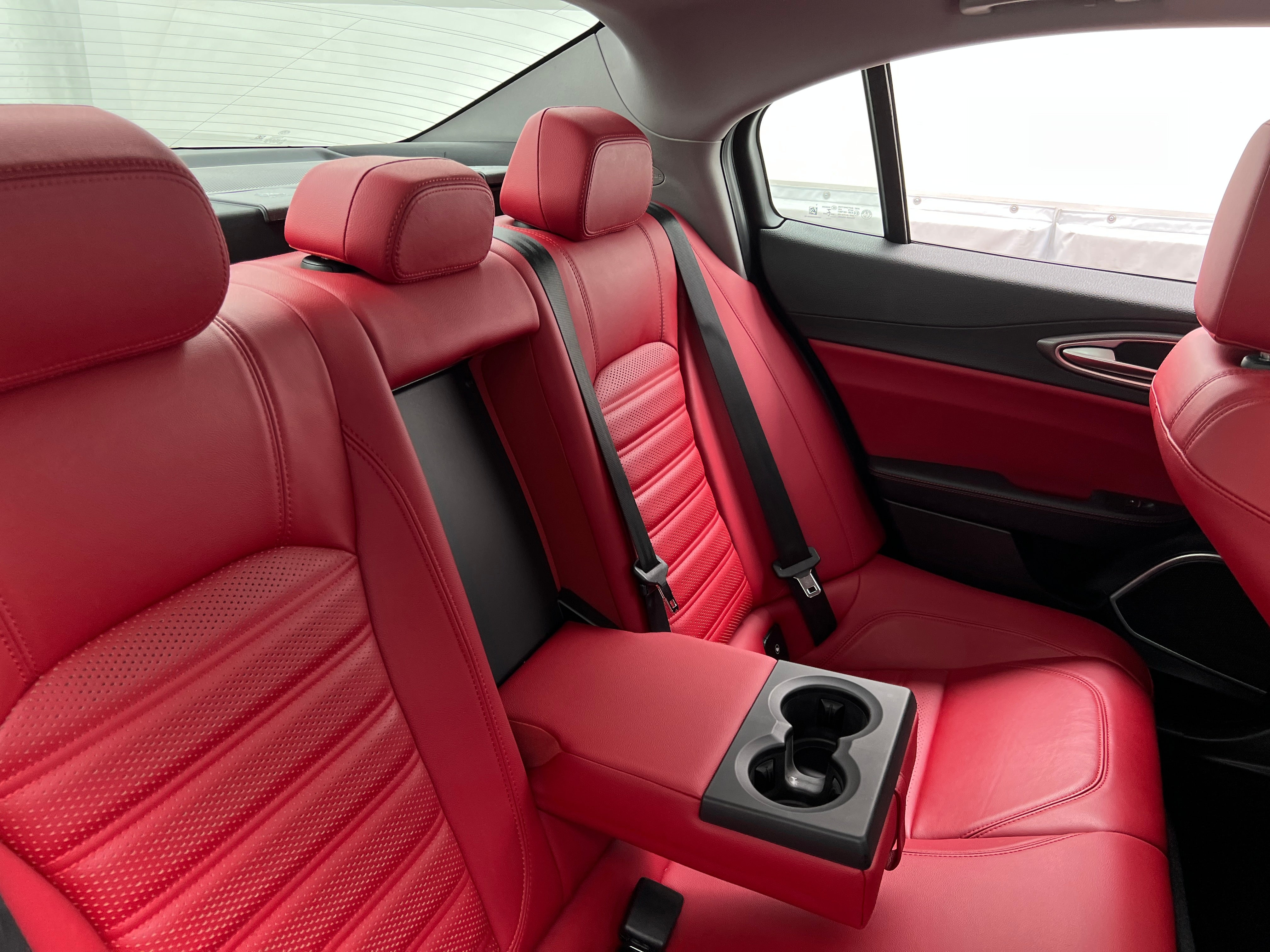 2019 Alfa Romeo Giulia Sport 5