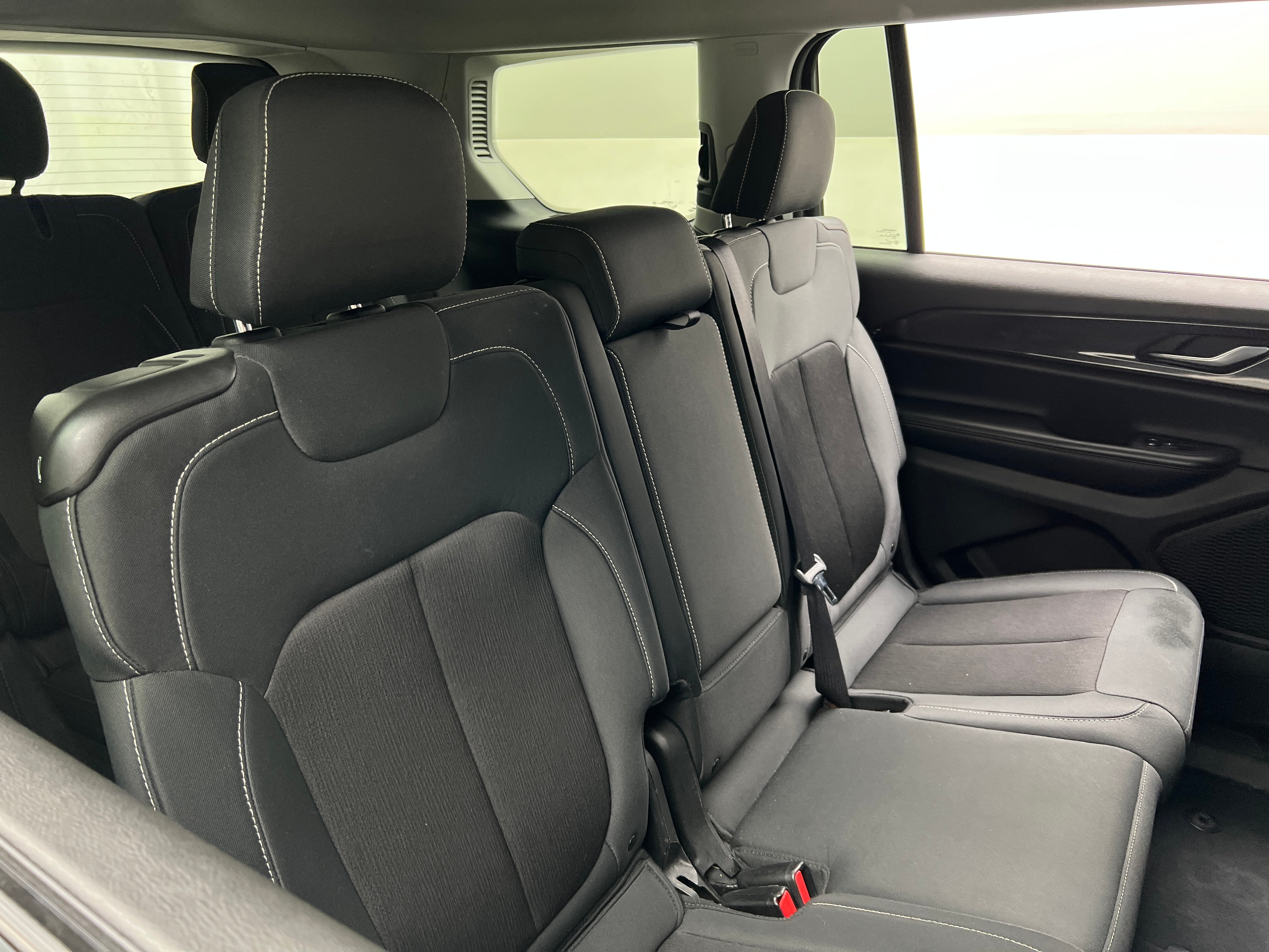 2023 Jeep Grand Cherokee L Laredo 6