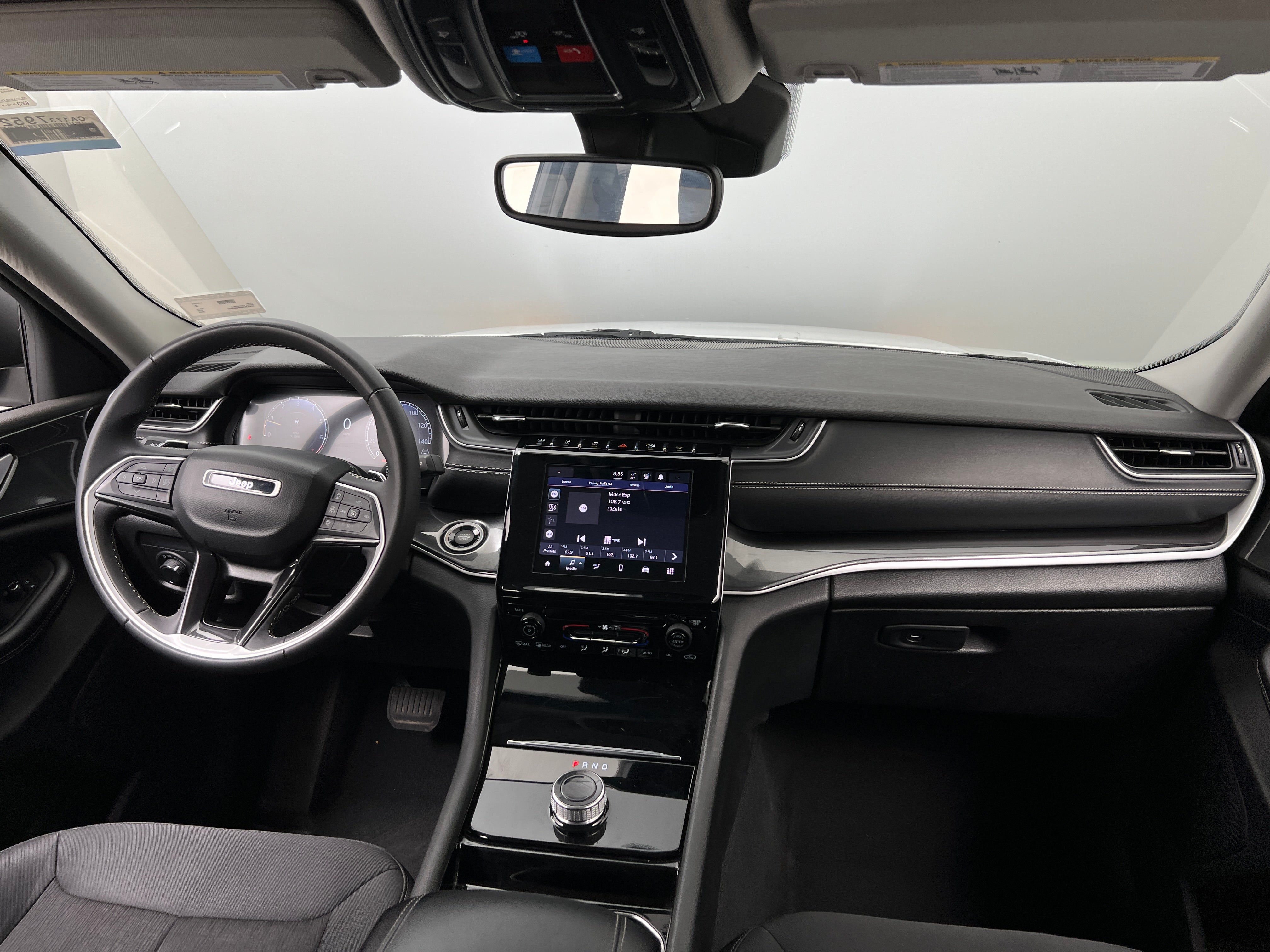 2023 Jeep Grand Cherokee L Laredo 3