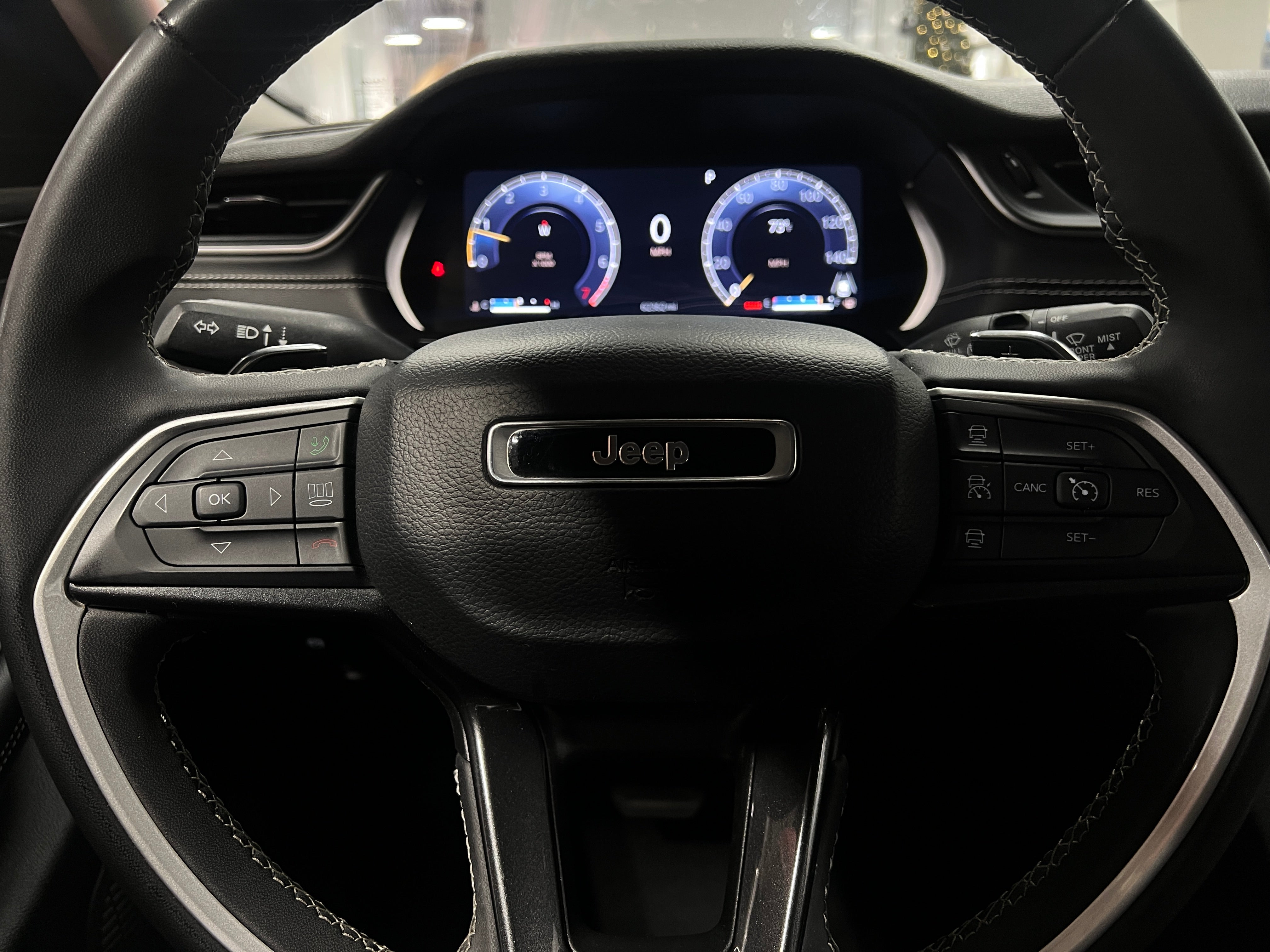2023 Jeep Grand Cherokee L Laredo 5
