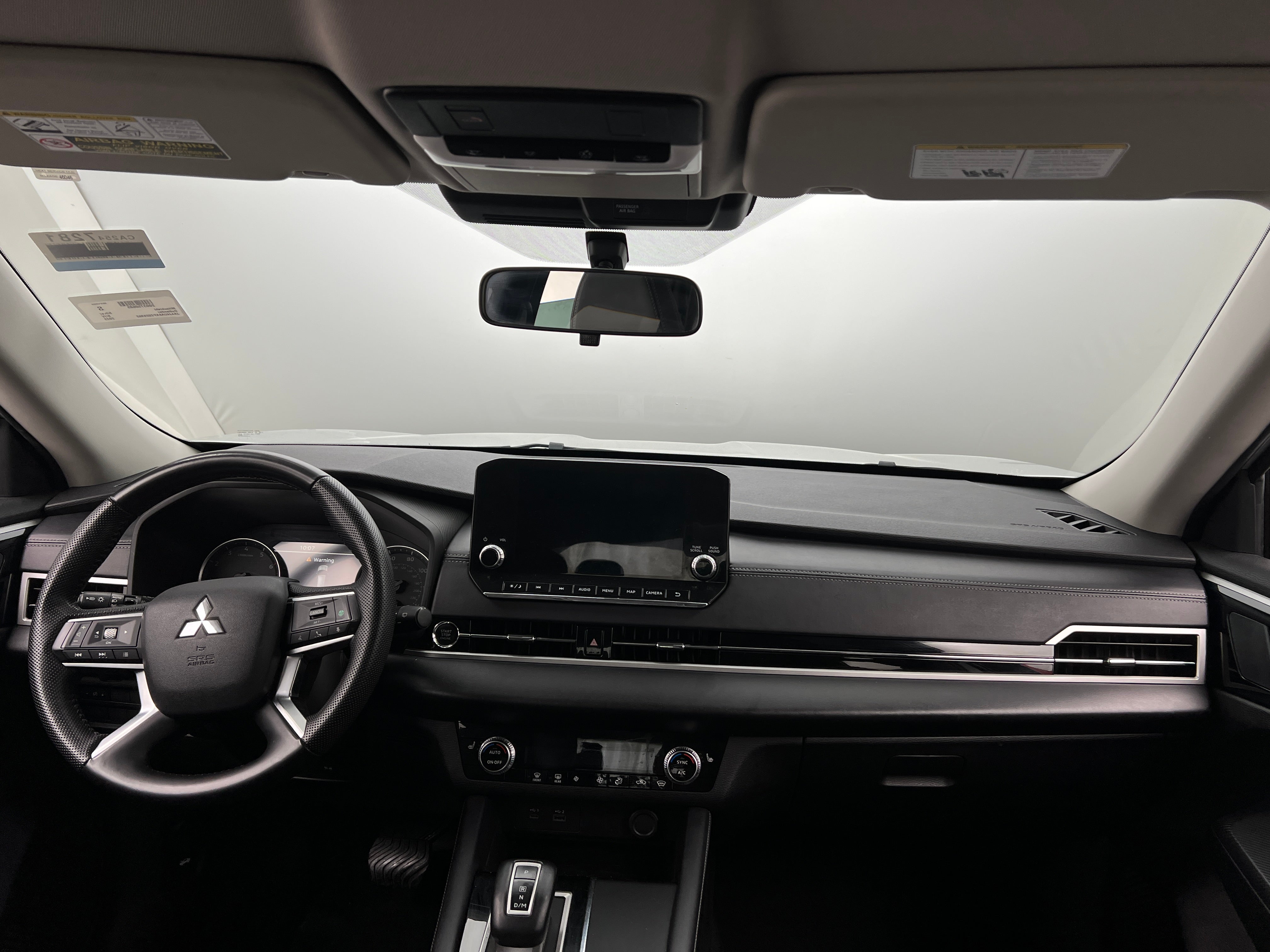 2023 Mitsubishi Outlander SE 2