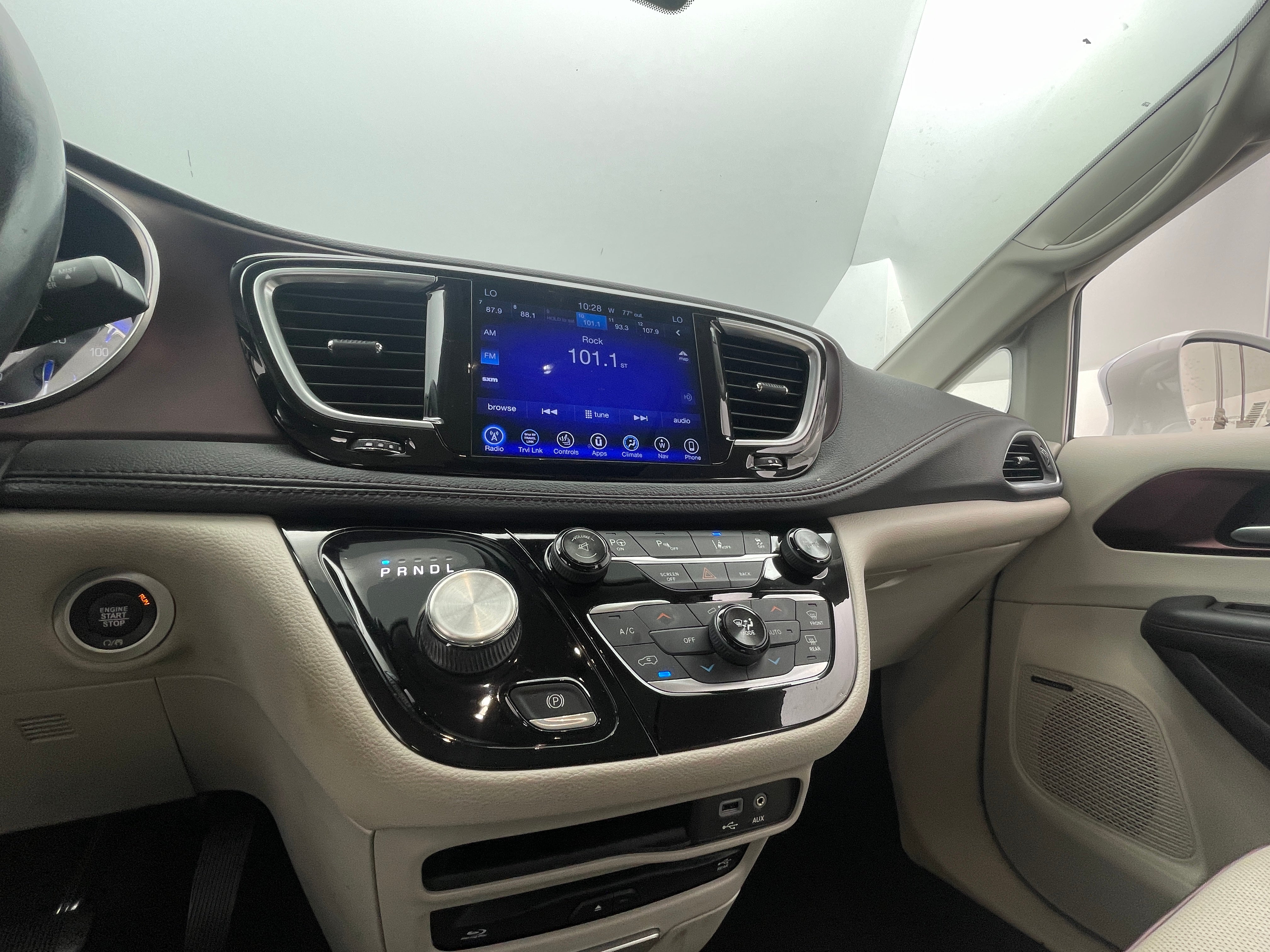 2017 Chrysler Pacifica Limited 3
