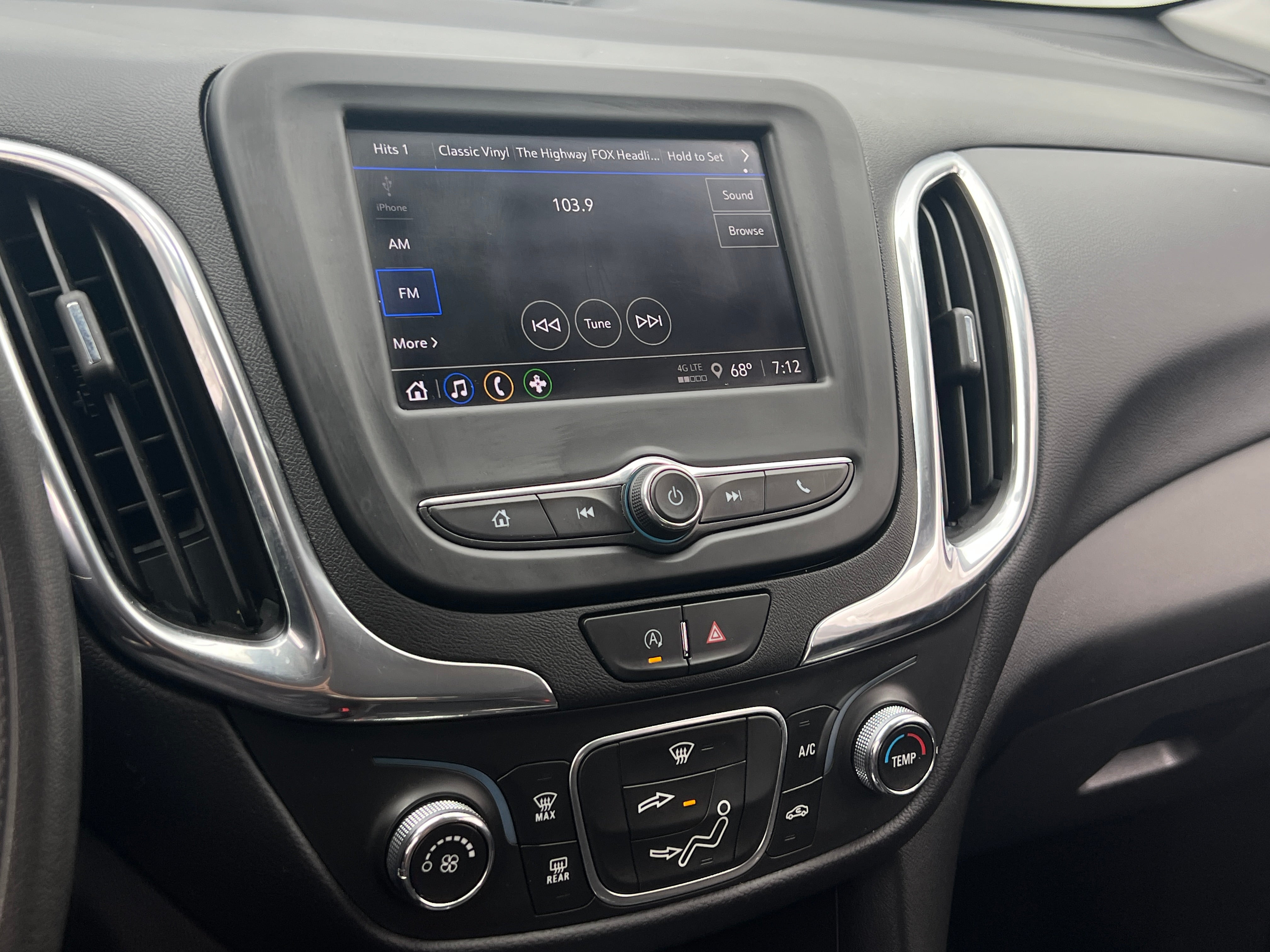 Thumbnail: 2023 Chevrolet Equinox - 4