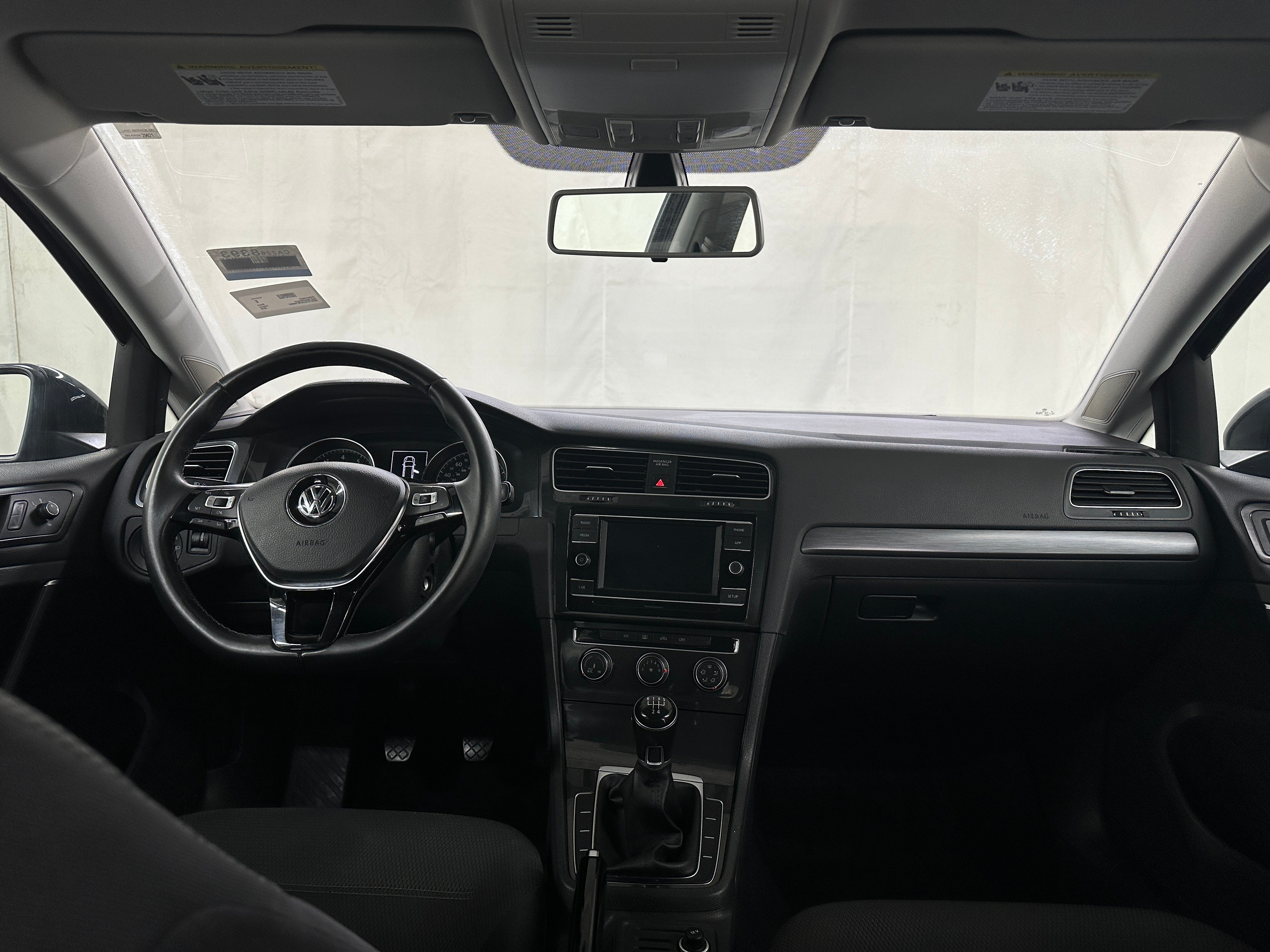 2018 Volkswagen e-Golf  3