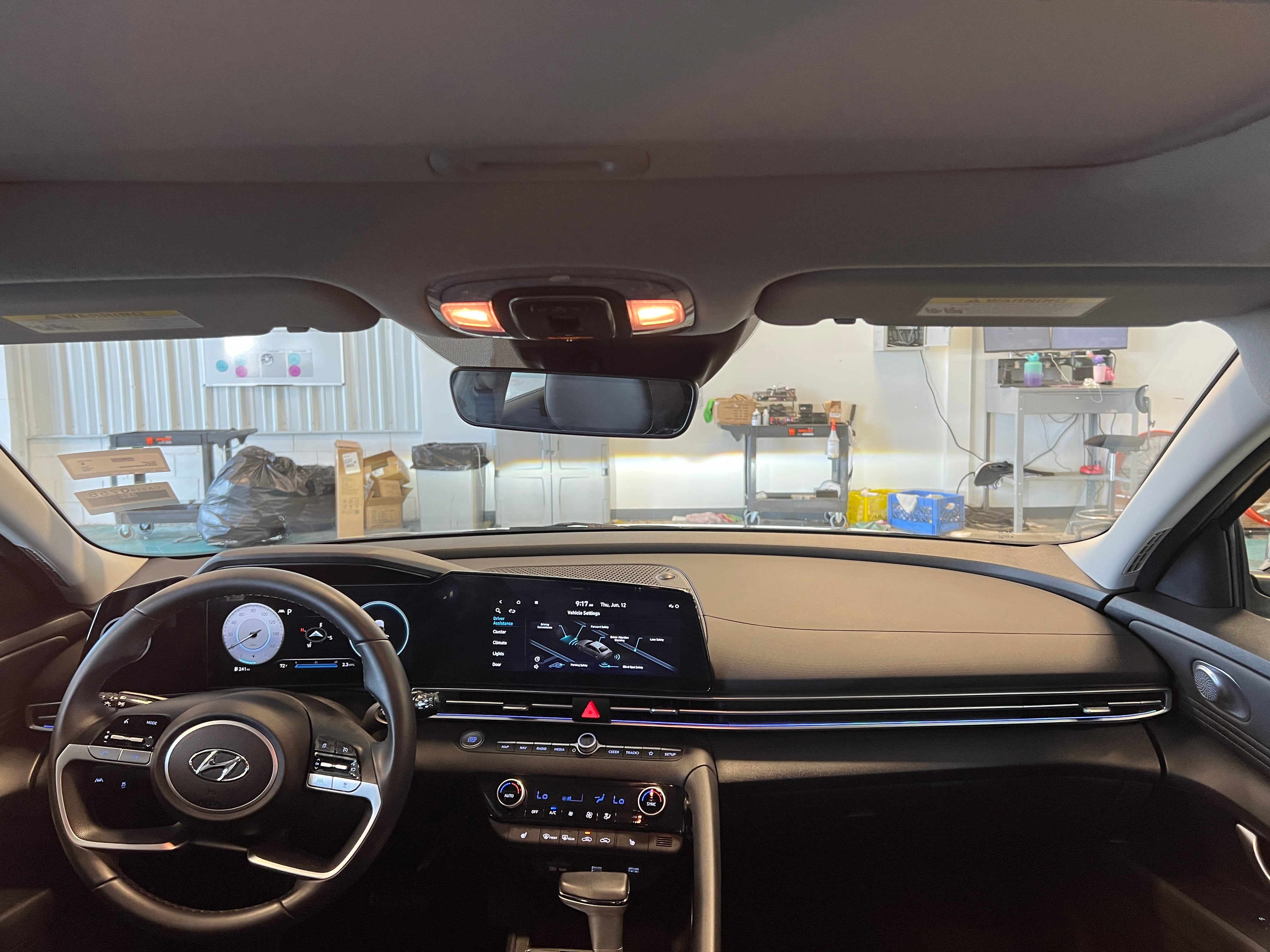 2023 Hyundai Elantra Limited Edition 2