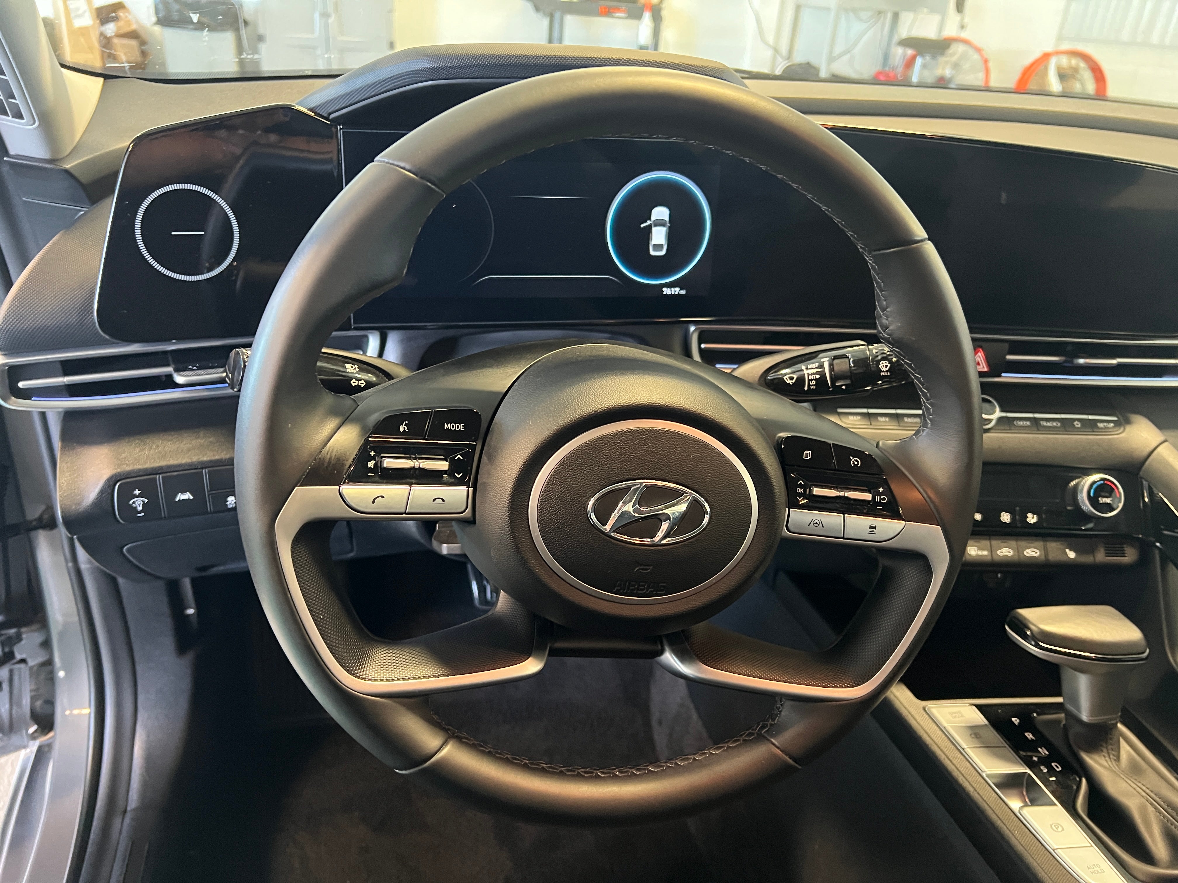 2023 Hyundai Elantra Limited Edition 4