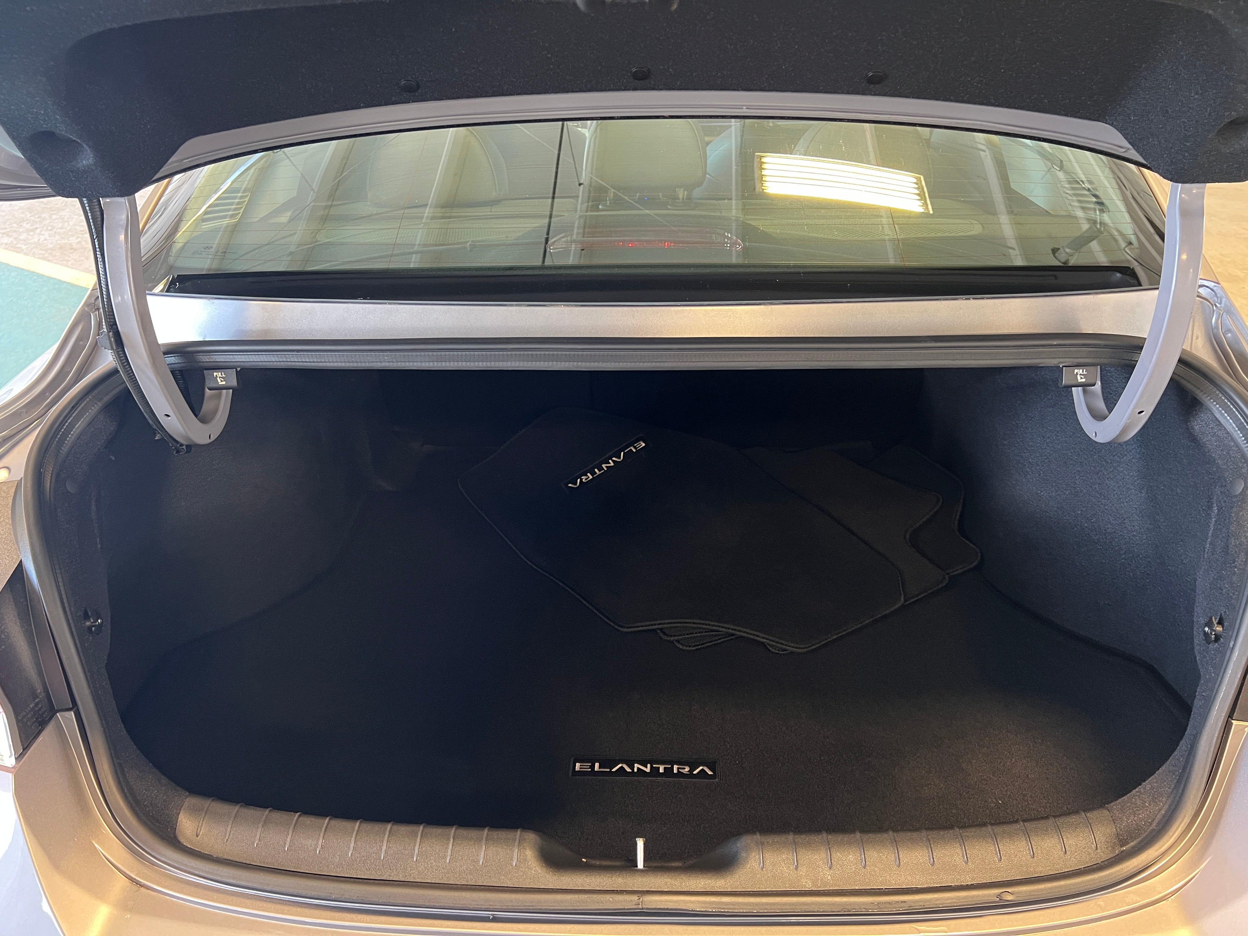2023 Hyundai Elantra Limited Edition 6