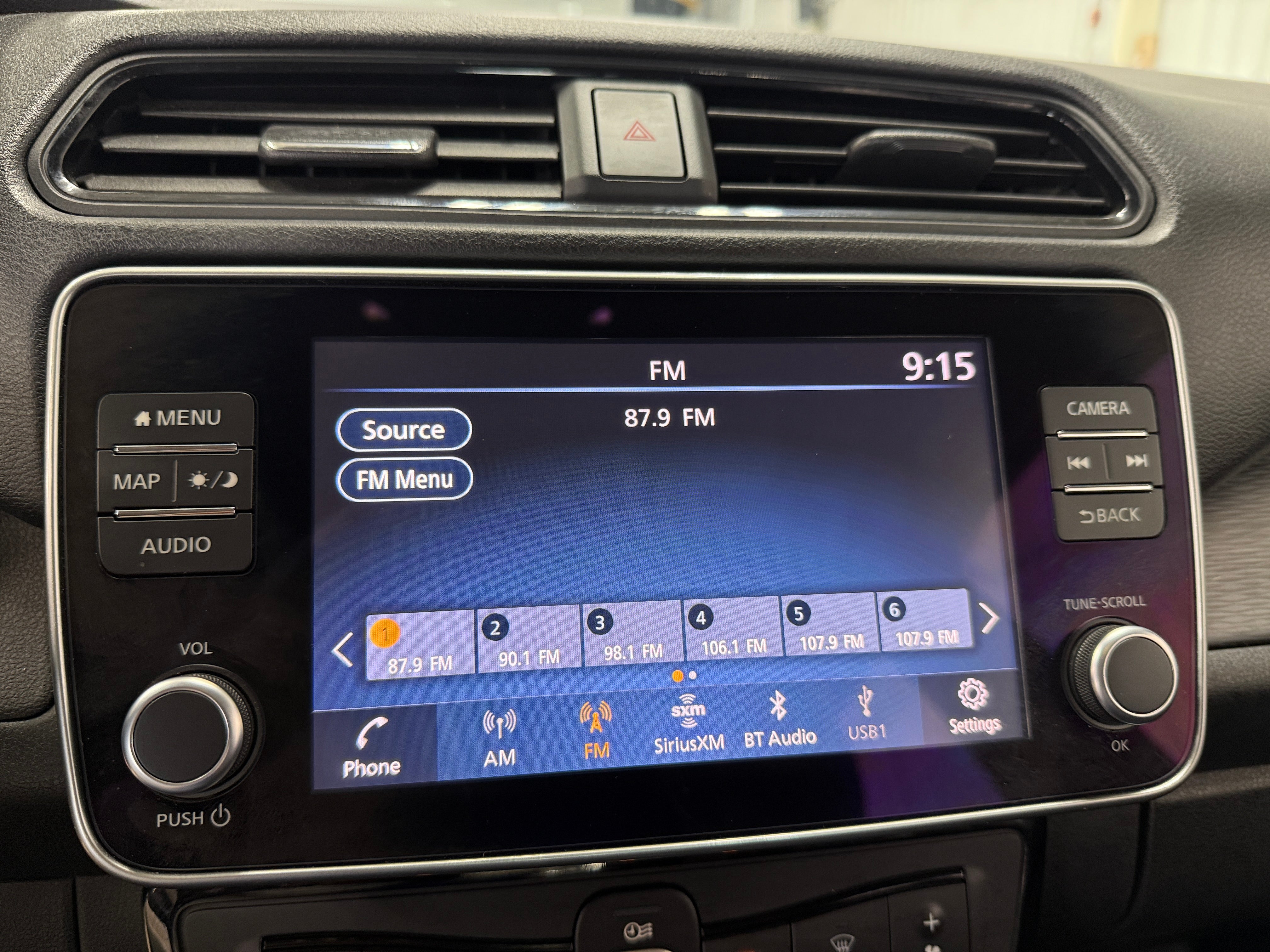 Thumbnail: 2021 Nissan Leaf - 4