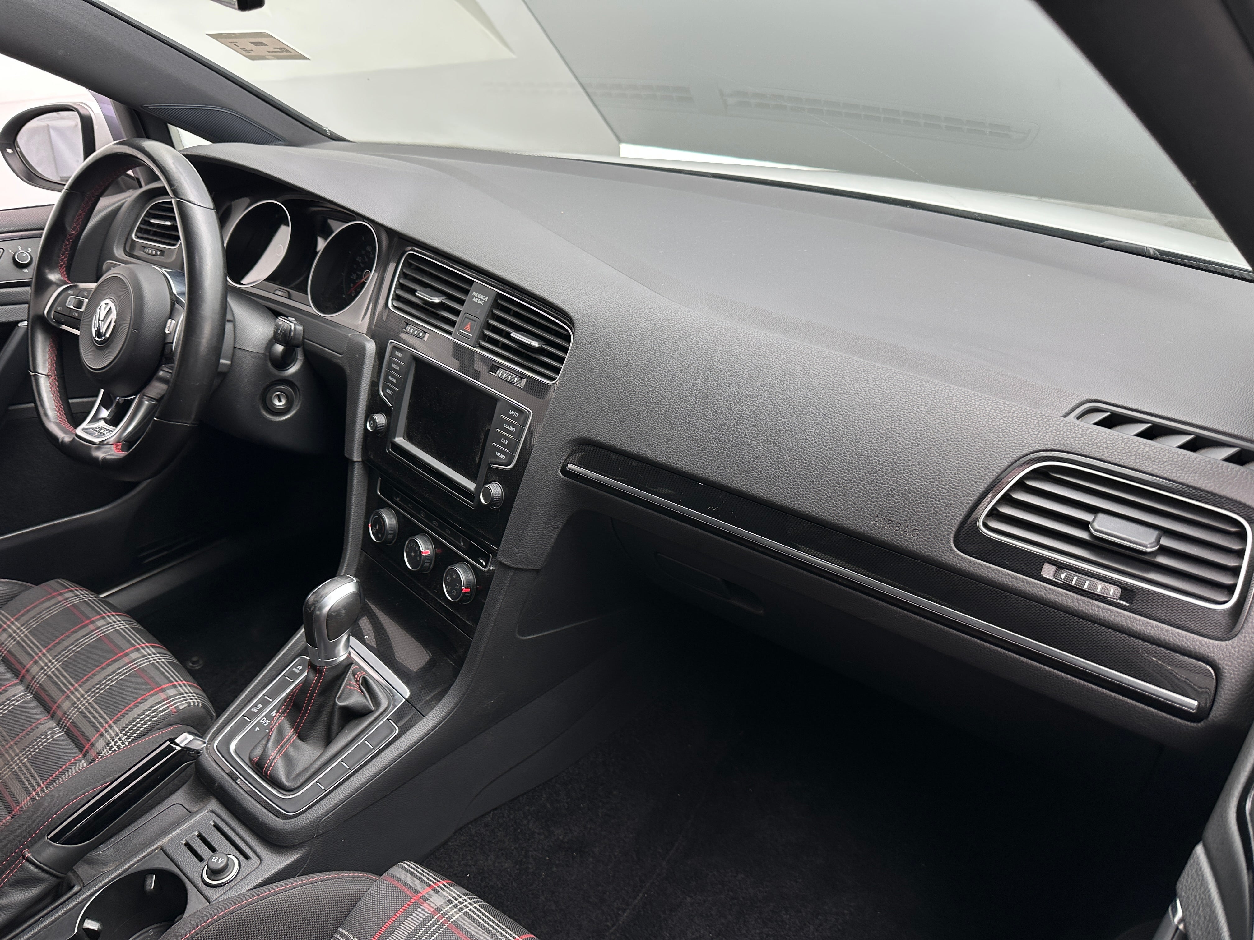 2017 Volkswagen Golf GTI S 3