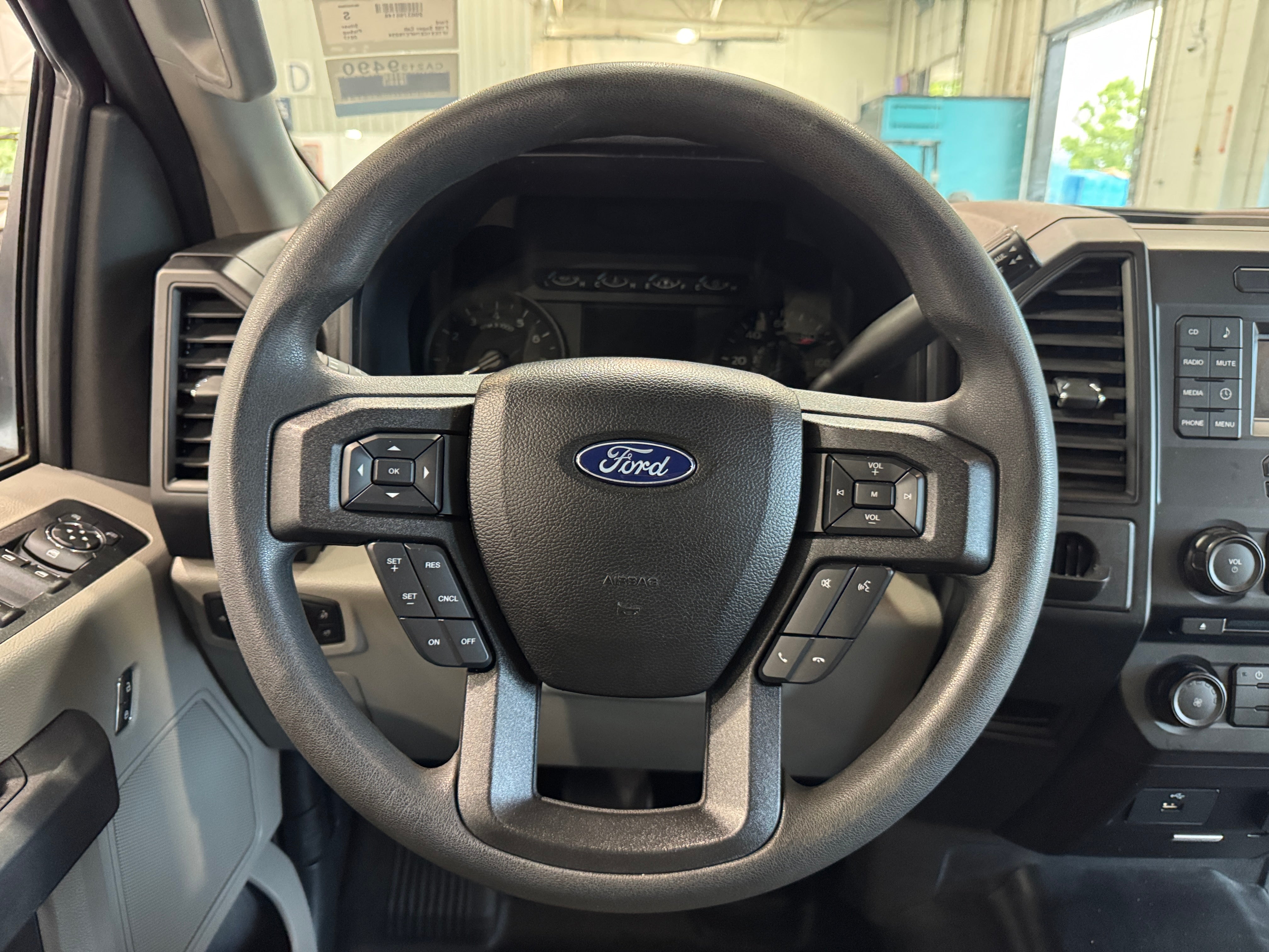 2017 Ford Econoline E-150 5